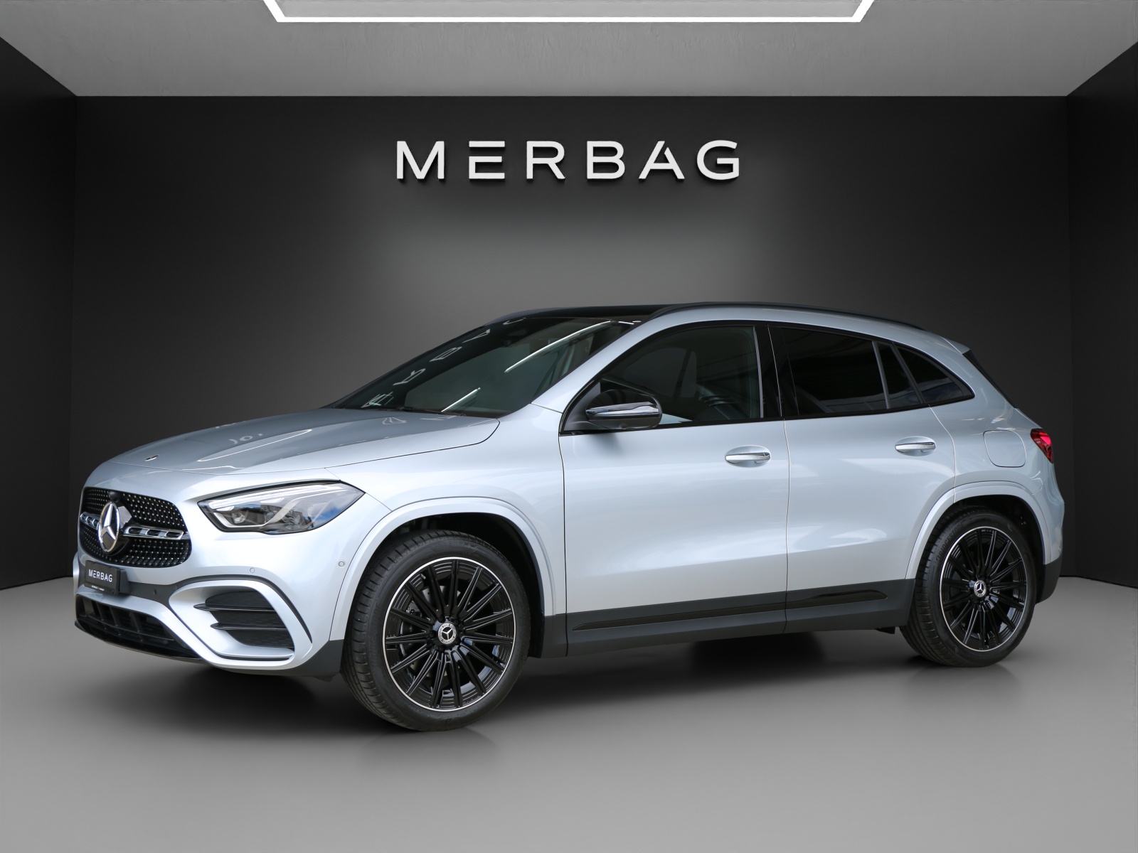 MERCEDES-BENZ GLA 220d 4M Swiss Star