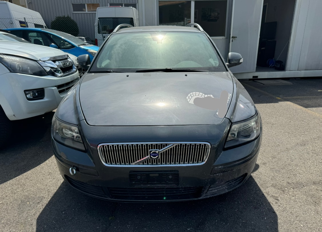 VOLVO V50 D3