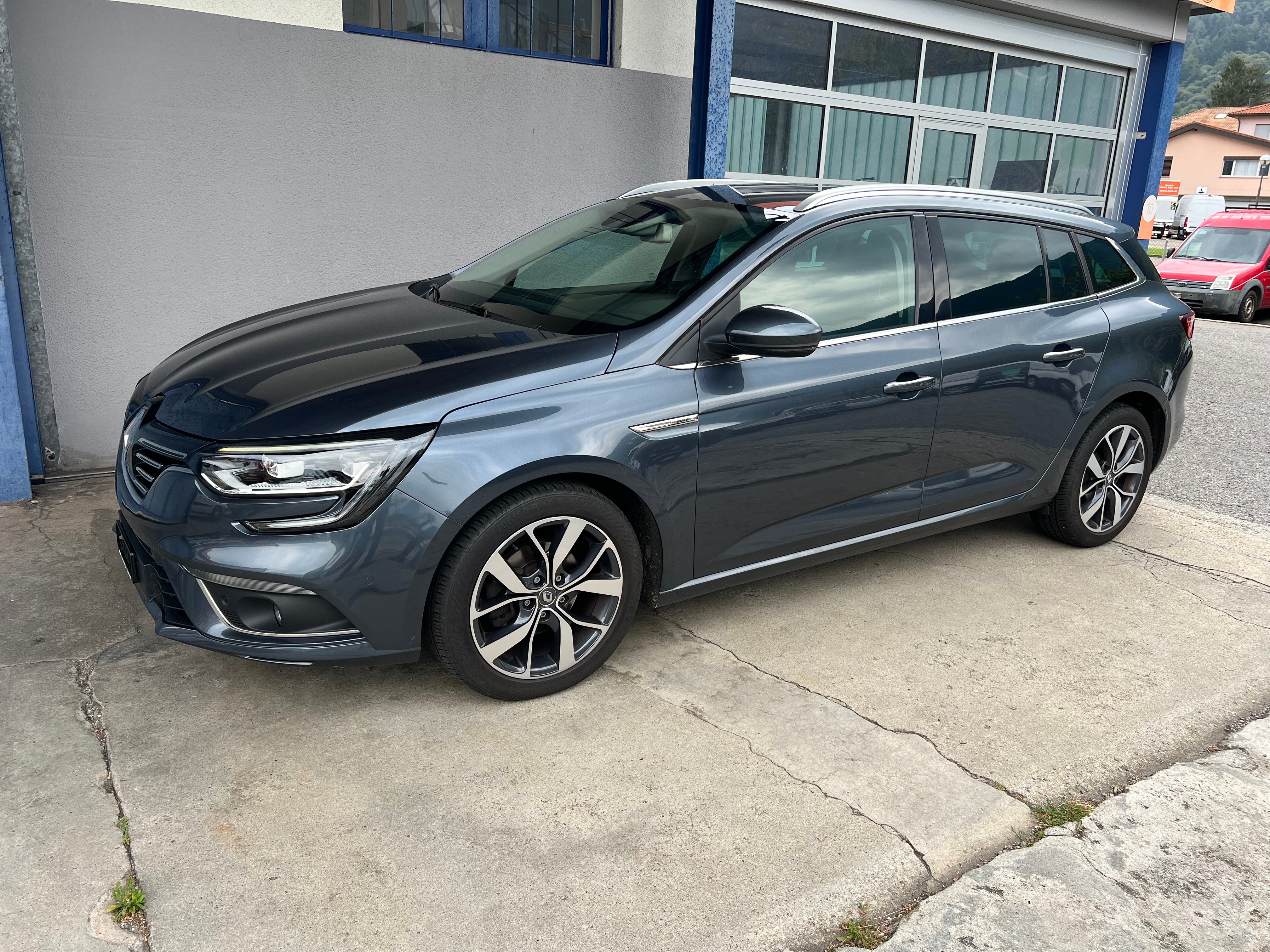 RENAULT Mégane Grandtour 1.2 16V Turbo Bose EDC