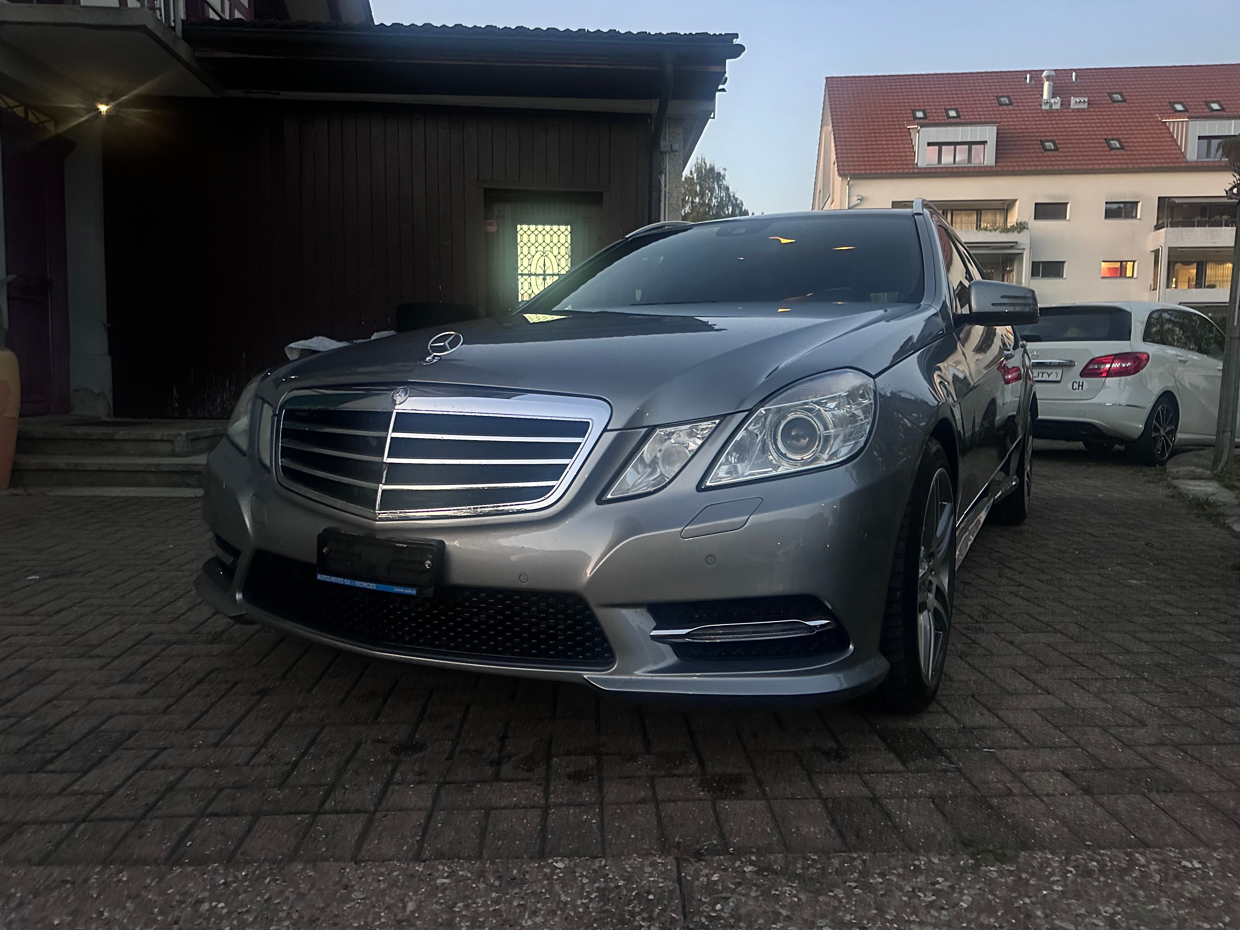 MERCEDES-BENZ E 350 CDI BlueEff. Avantgarde 4Matic 7G-Tronic