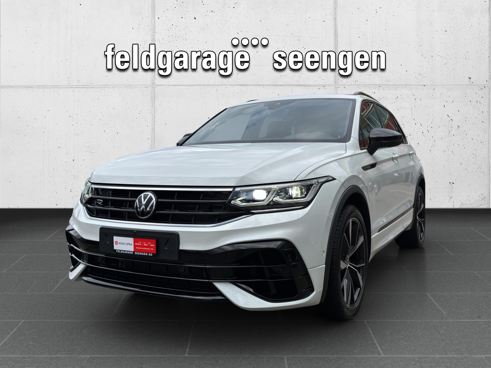 VW Tiguan 2.0TSI R 4Motion DSG mit AHK & Akrapovic Titanabgasanlage