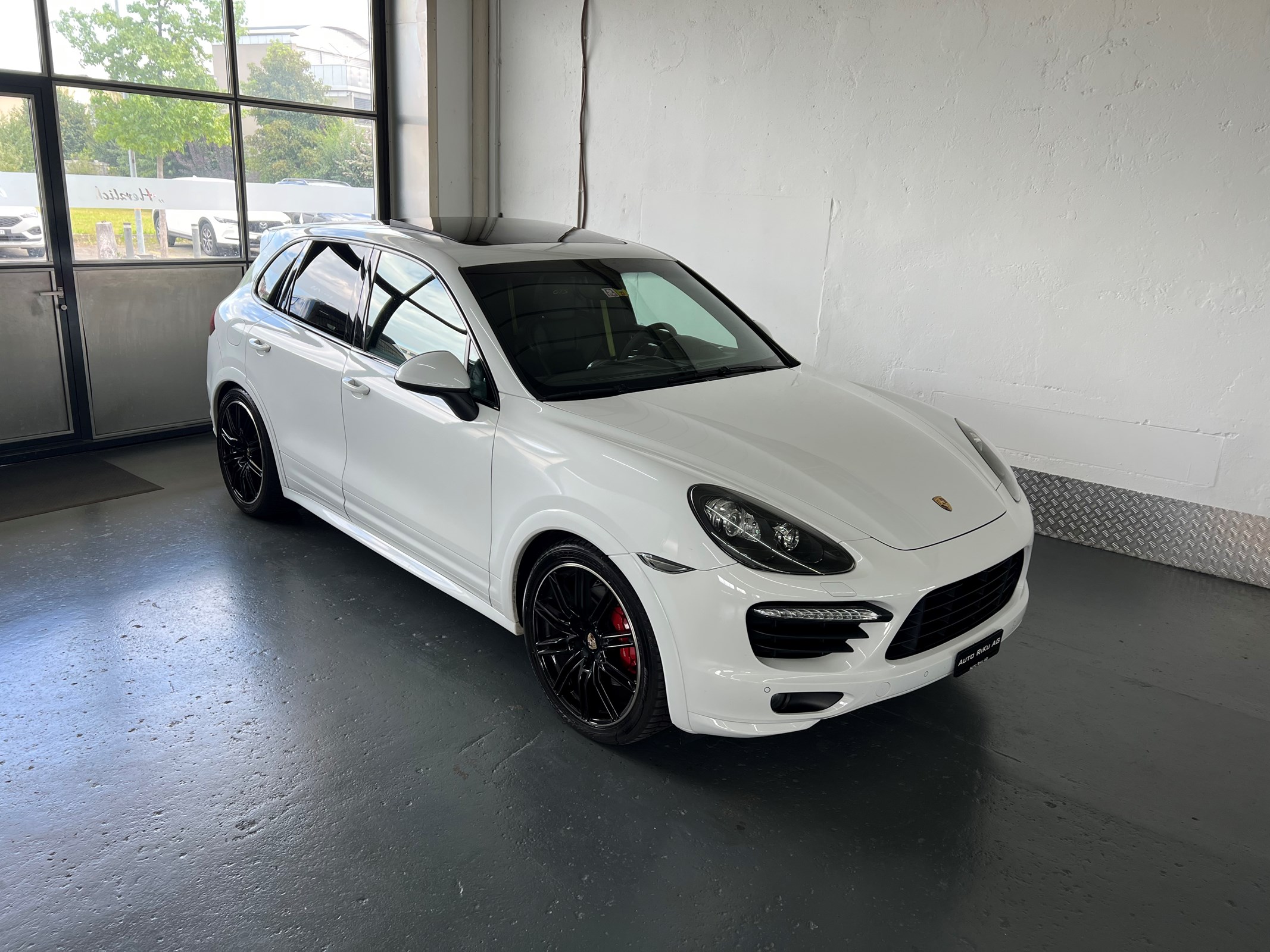 PORSCHE Cayenne GTS