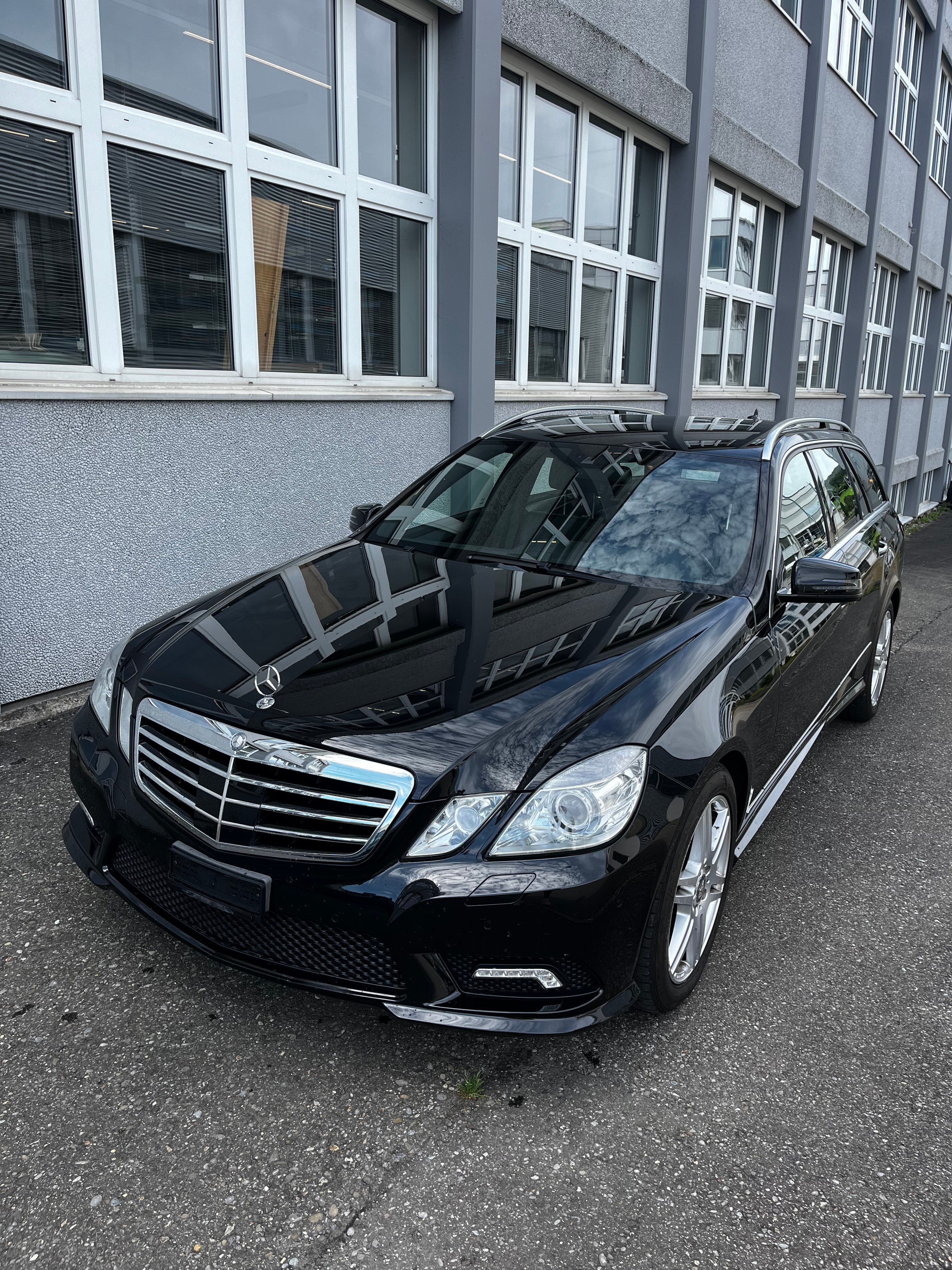 MERCEDES-BENZ E 350 Avantgarde 4Matic 7G-Tronic