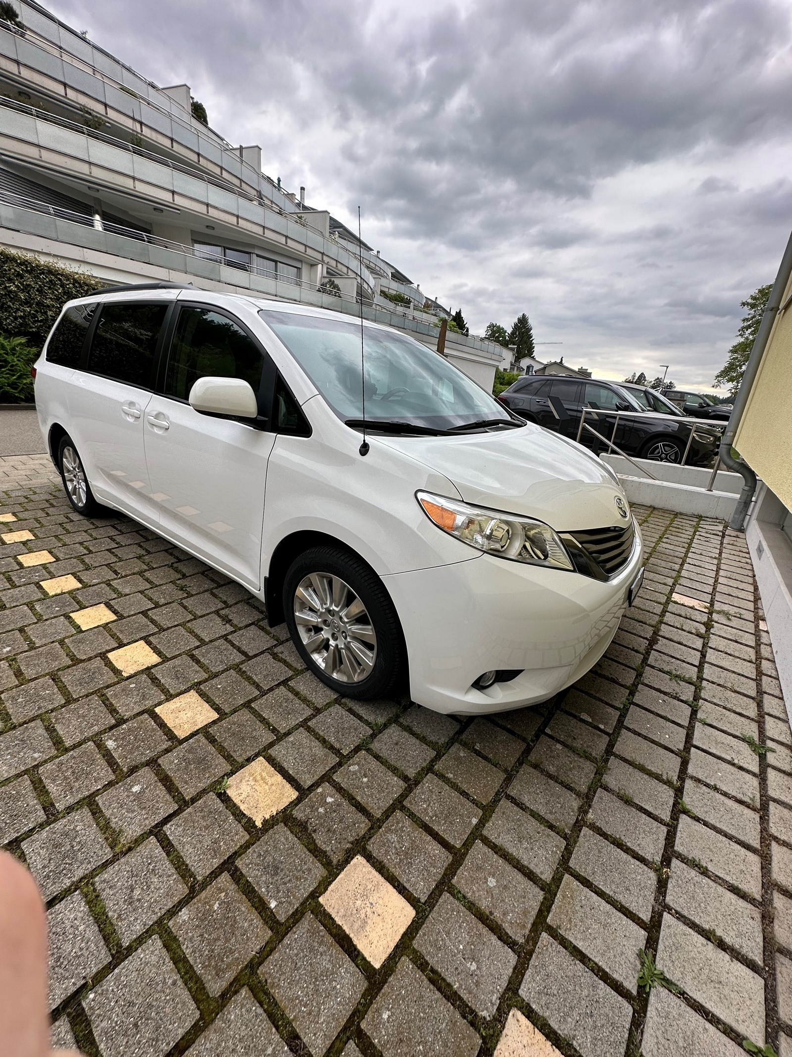 TOYOTA Sienna 3.5 A 4WD