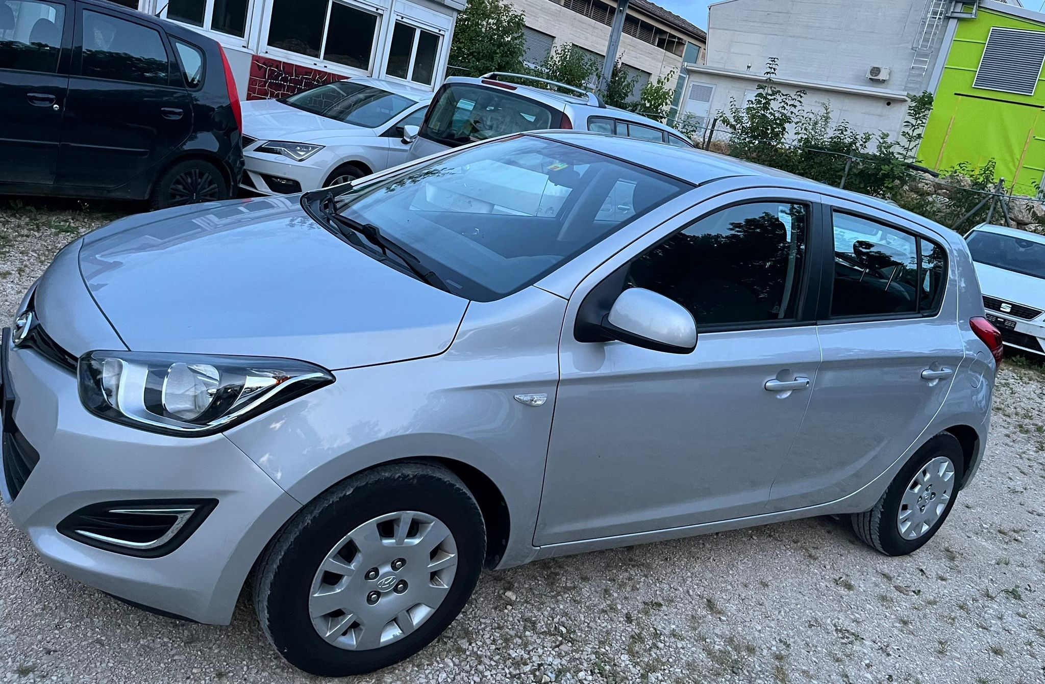 HYUNDAI i20