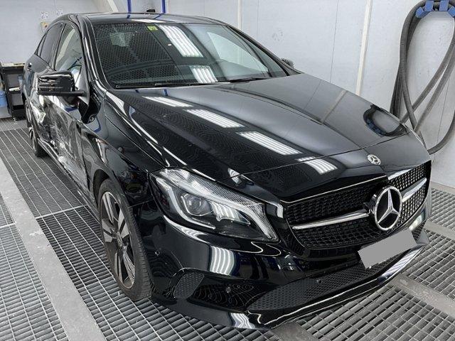 MERCEDES-BENZ A 180 AMG Line