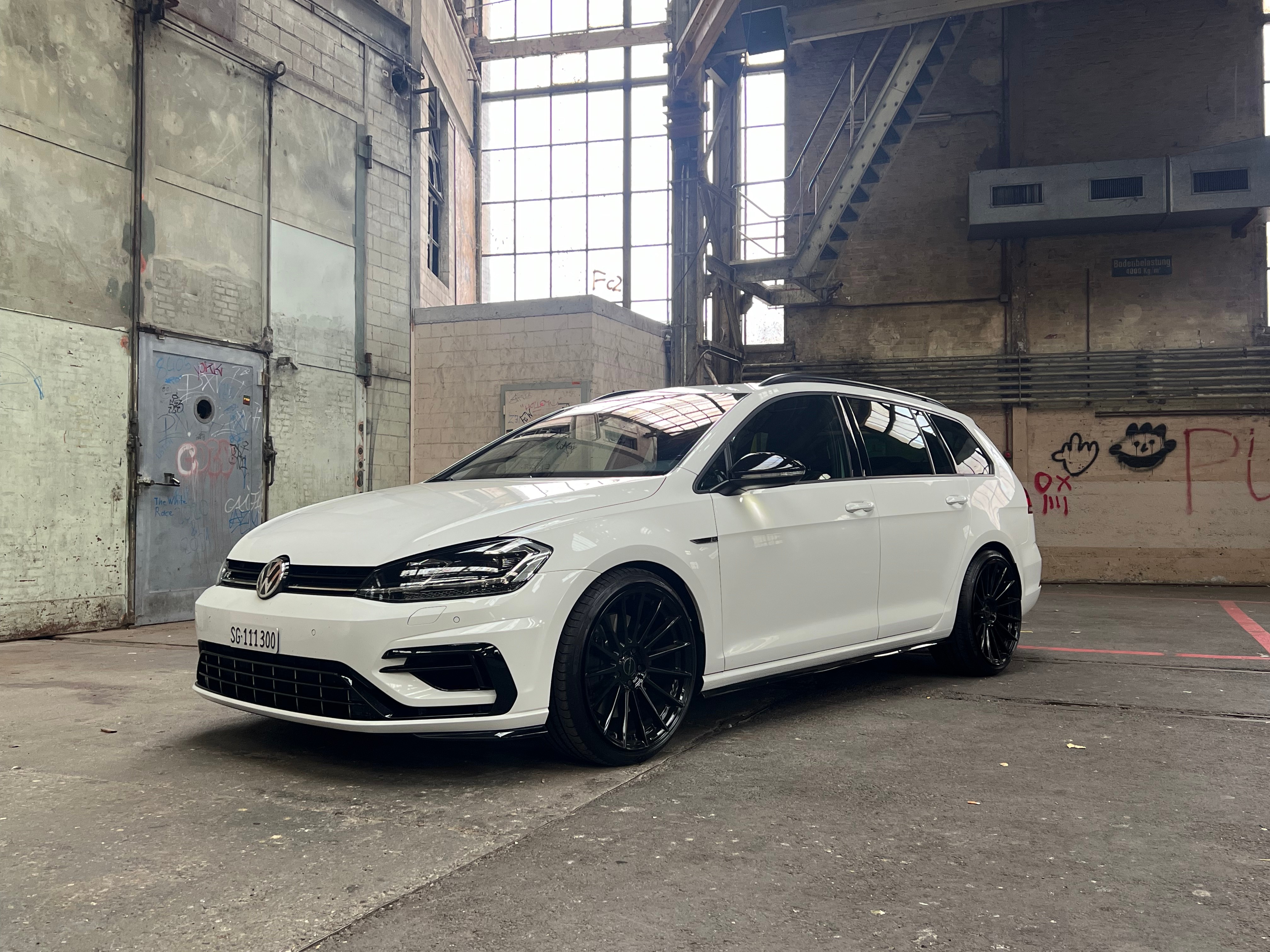 VW Golf Variant 2.0 TSI R 4Motion DSG