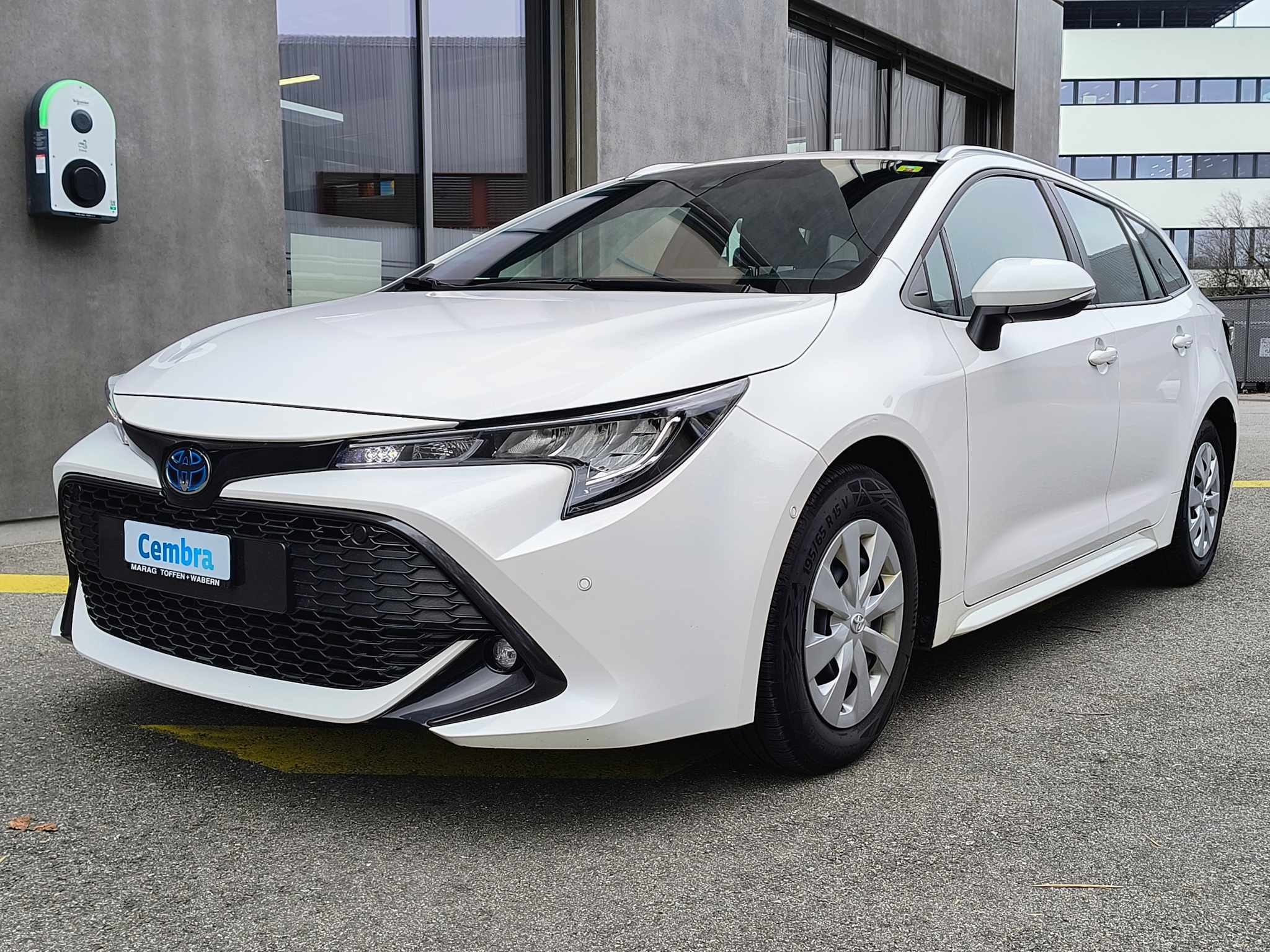 TOYOTA Corolla Touring Sports 1.8 HSD Trend e-CVT