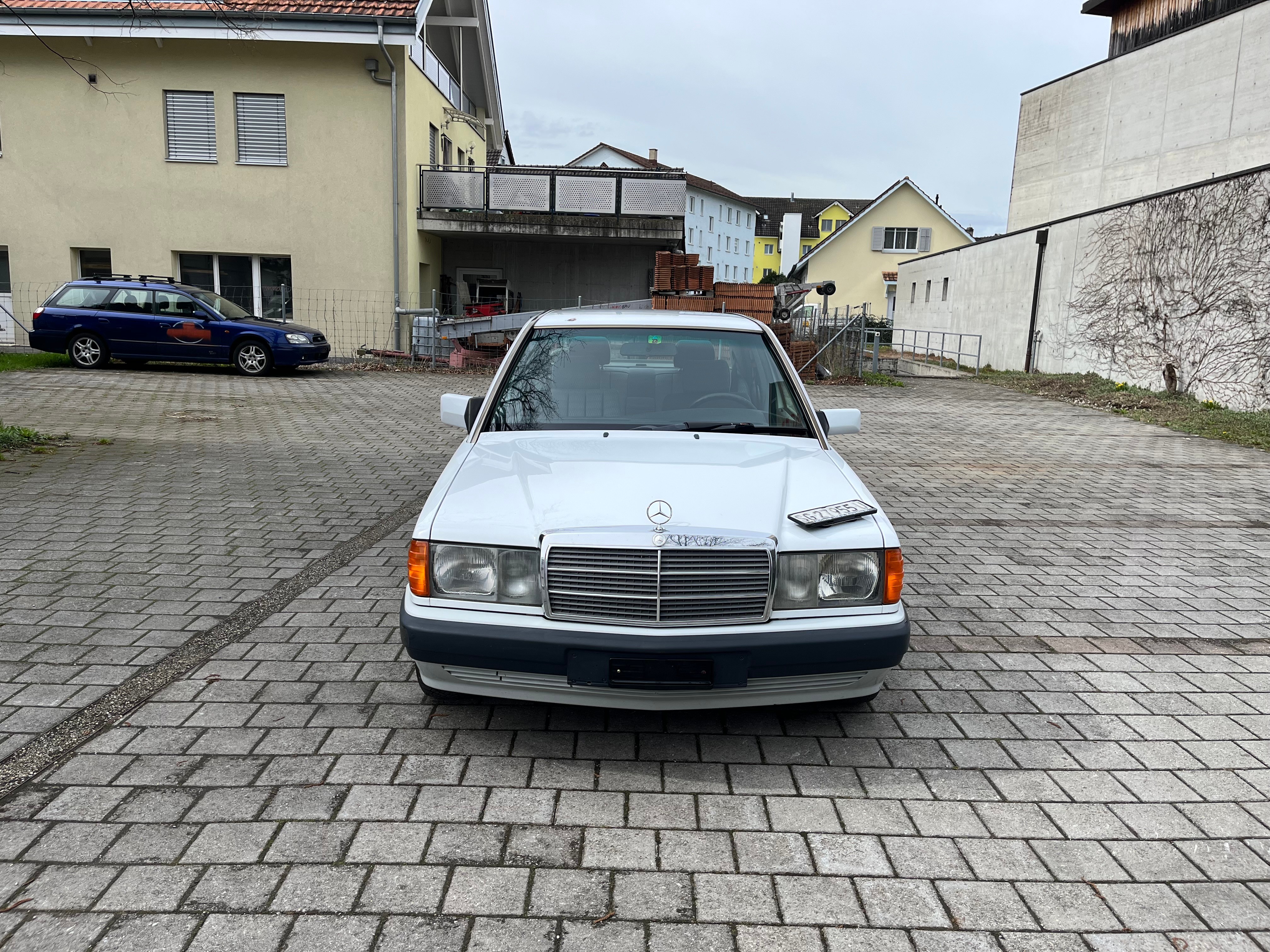 MERCEDES-BENZ 190 E 2.3