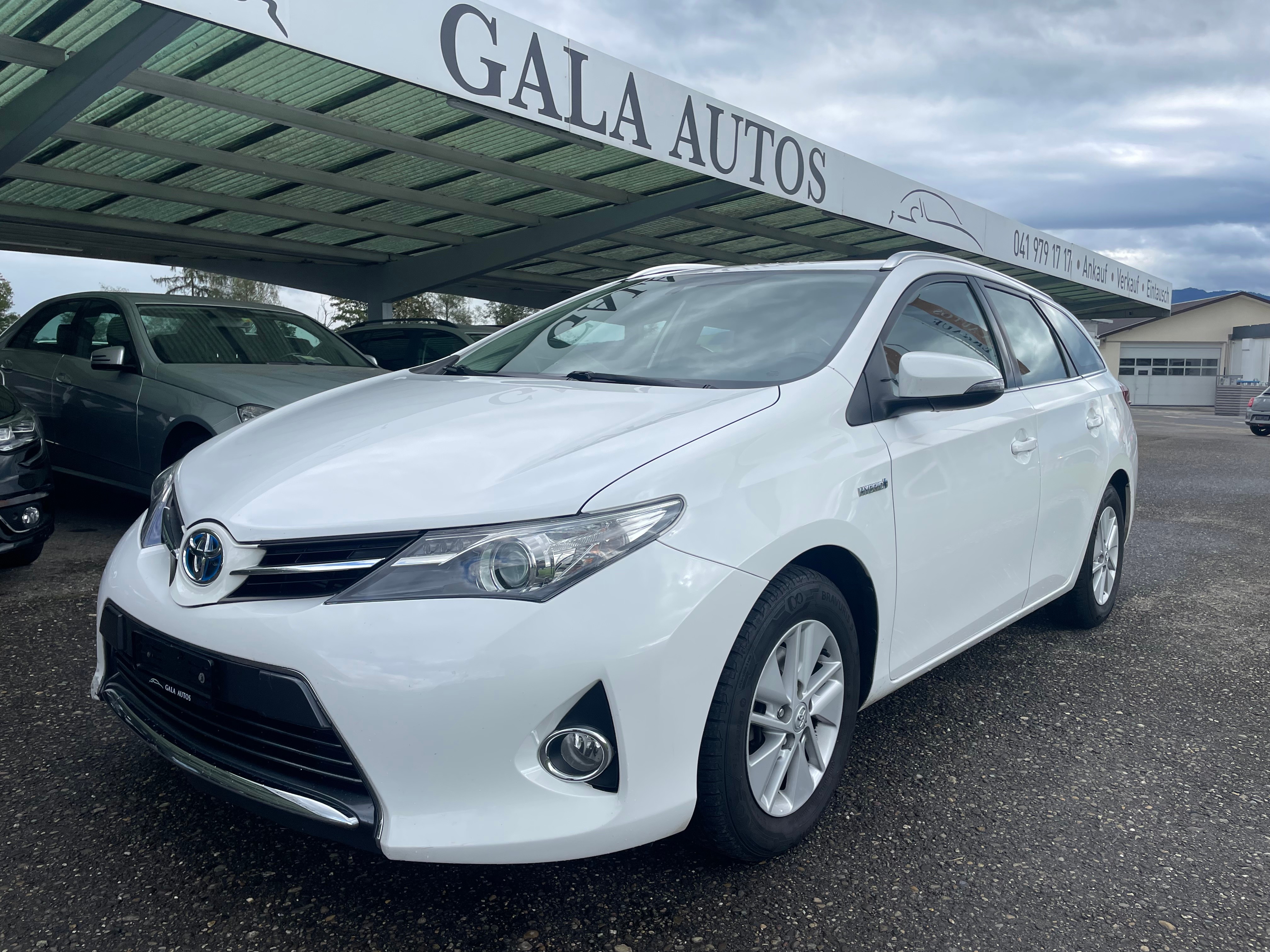 TOYOTA Auris Touring Sports 1.8 16V HSD Linea Luna