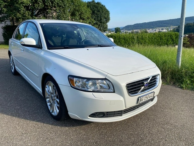 VOLVO S40 D5 Momentum