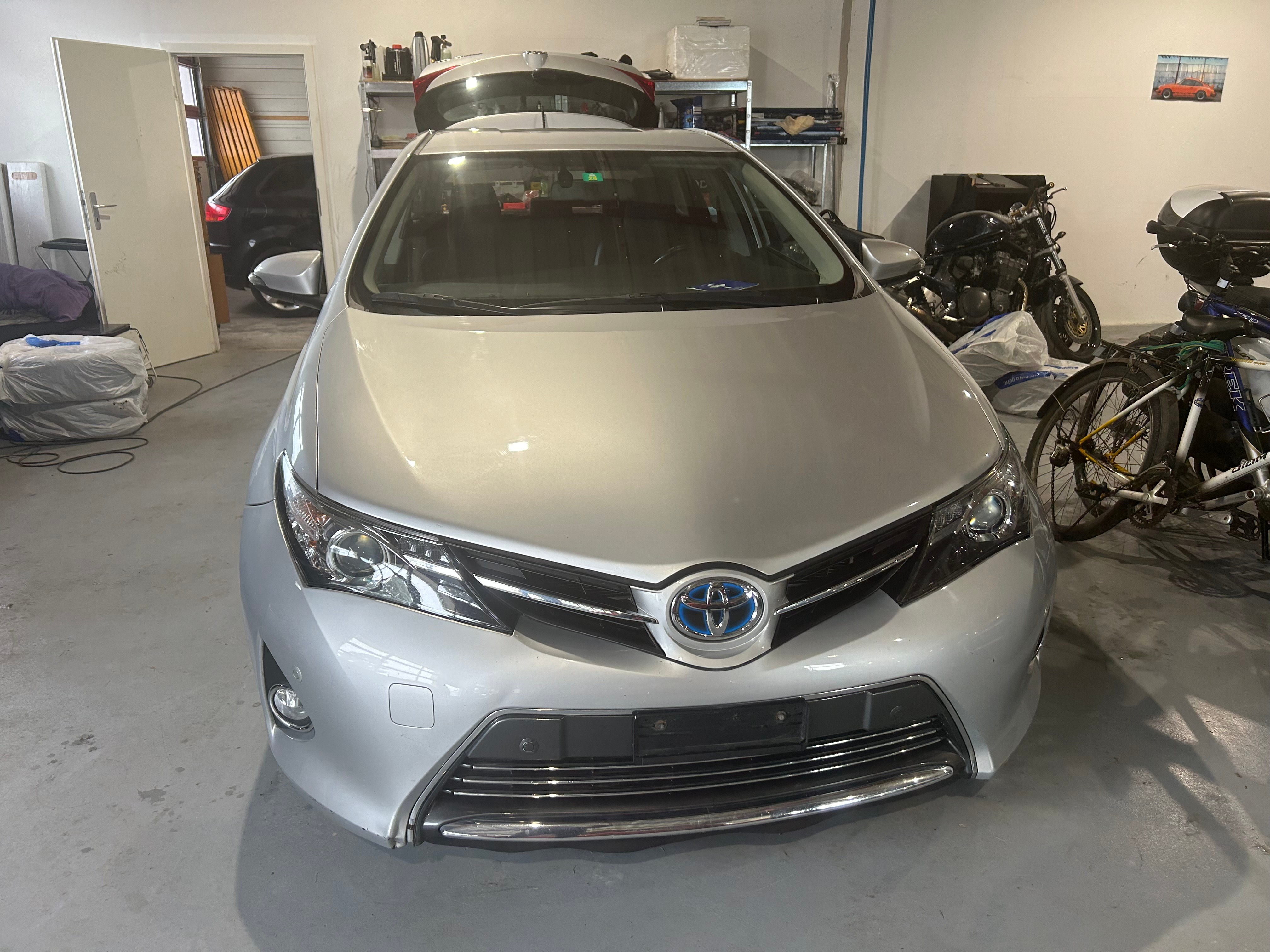 TOYOTA Auris 1.8 16V HSD Linea Luna