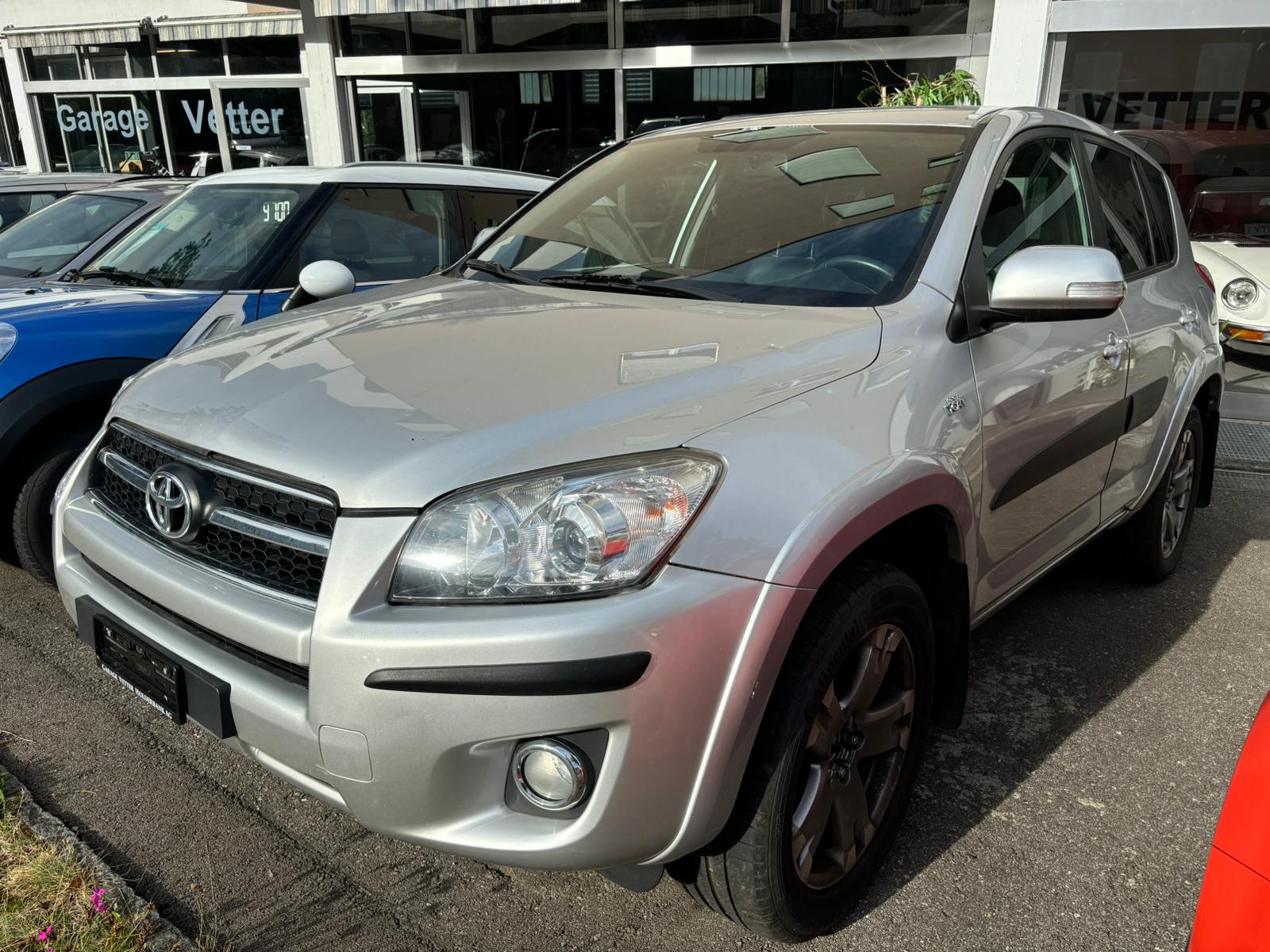 TOYOTA RAV-4 2.2D-CAT Linea Sol Premium AT