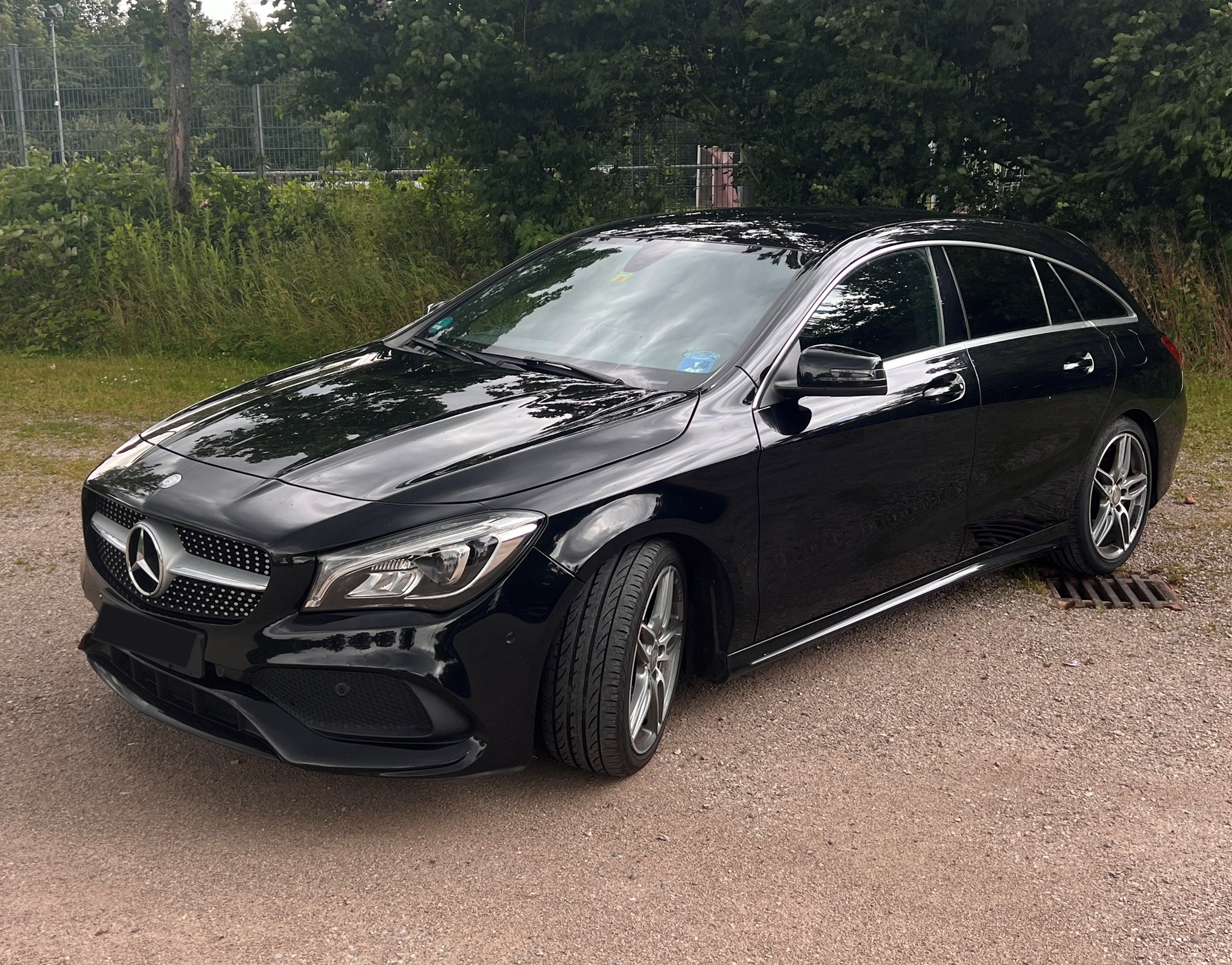 MERCEDES-BENZ CLA 180 Shooting Brake AMG Line 7 G-DCT