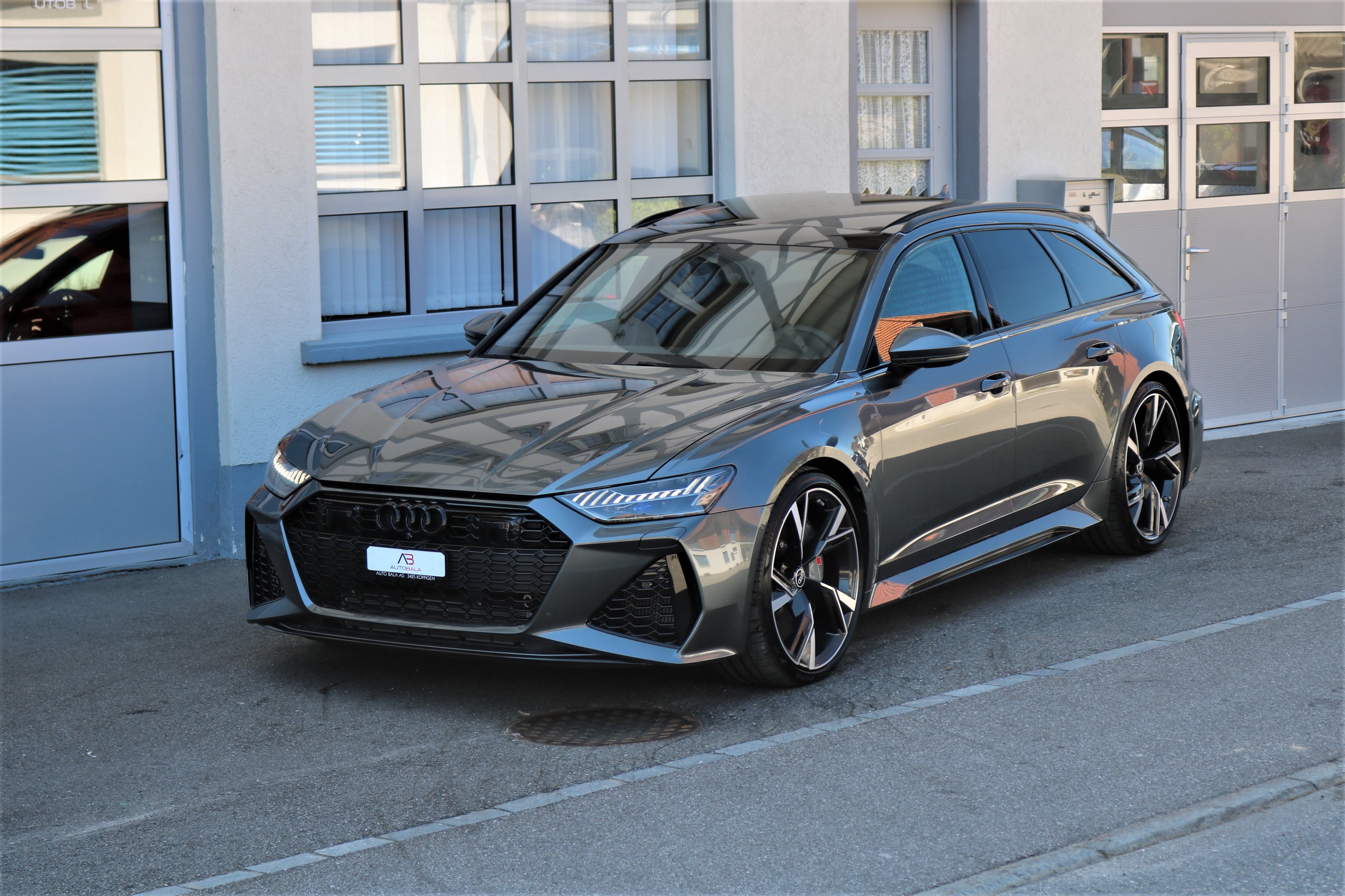 AUDI RS6 Avant 4.0 TFSI V8 quattro (CH)