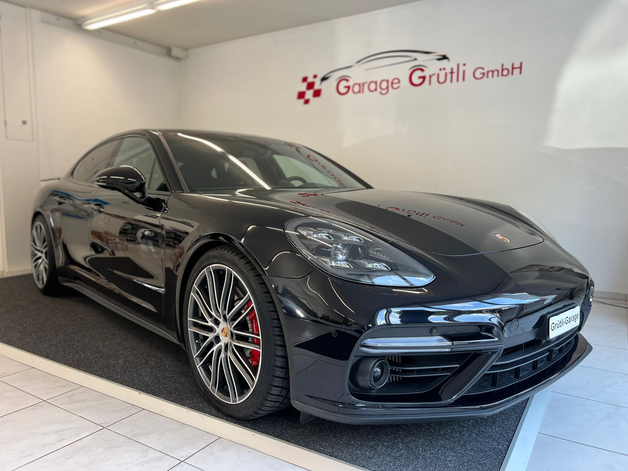 PORSCHE Panamera Turbo PDK