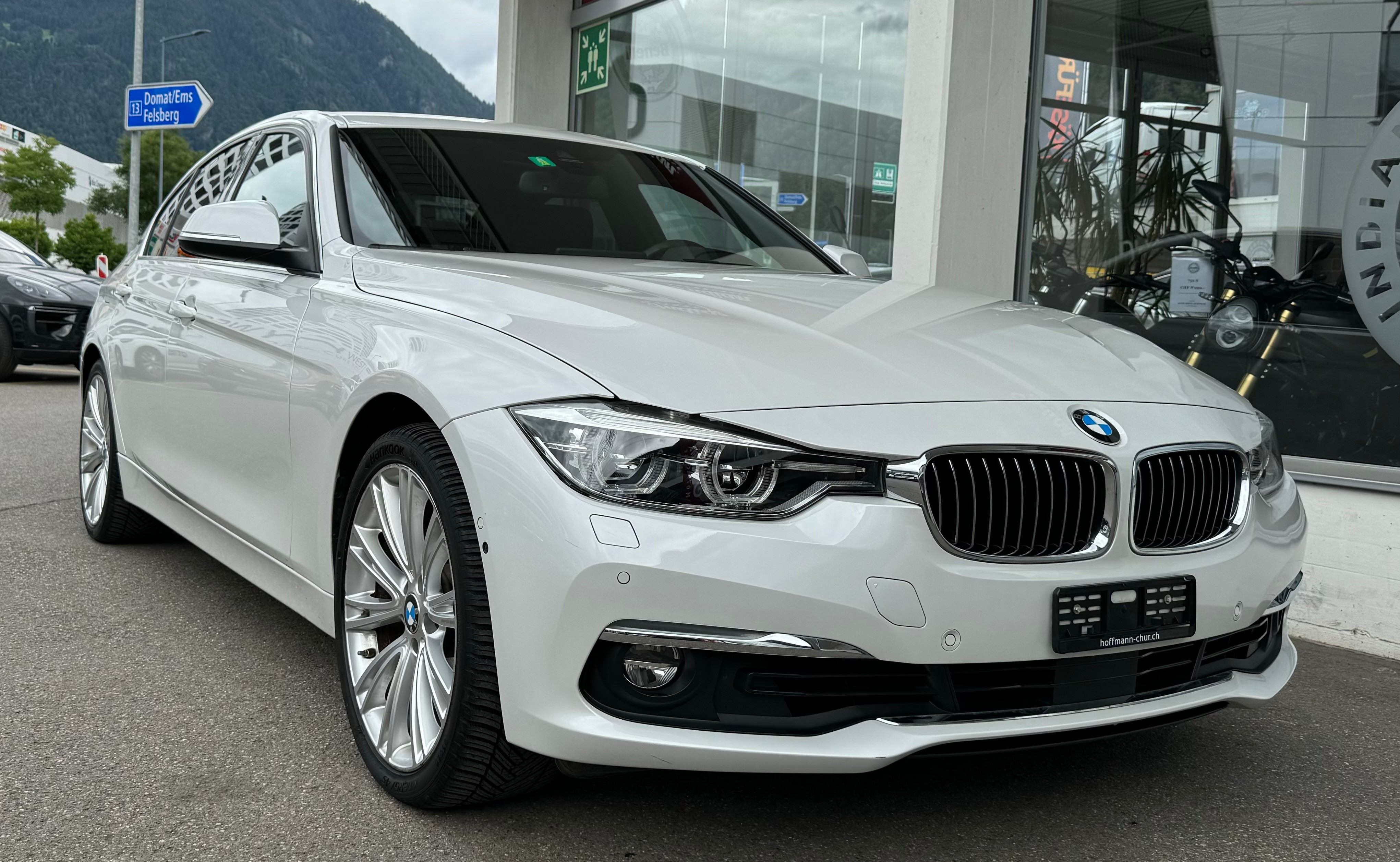 BMW 330e iPerformance Luxury Line Steptronic