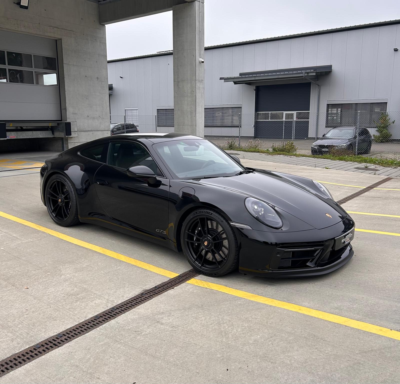 PORSCHE 911 Carrera GTS PDK