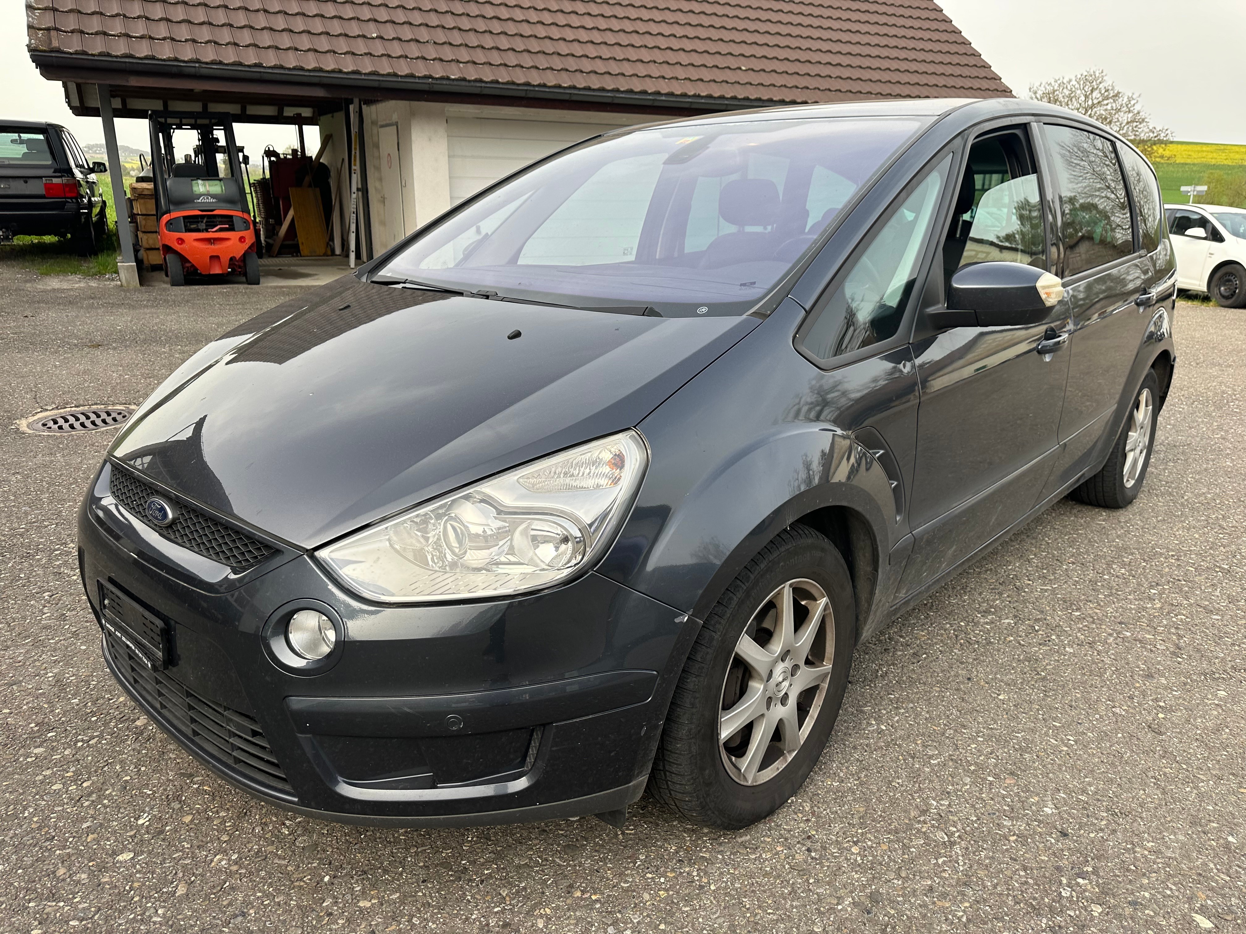 FORD S-Max 2.5i T Titanium