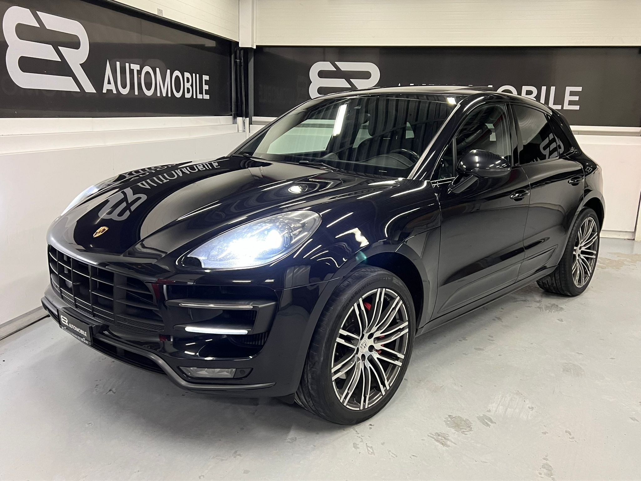 PORSCHE Macan Turbo PDK