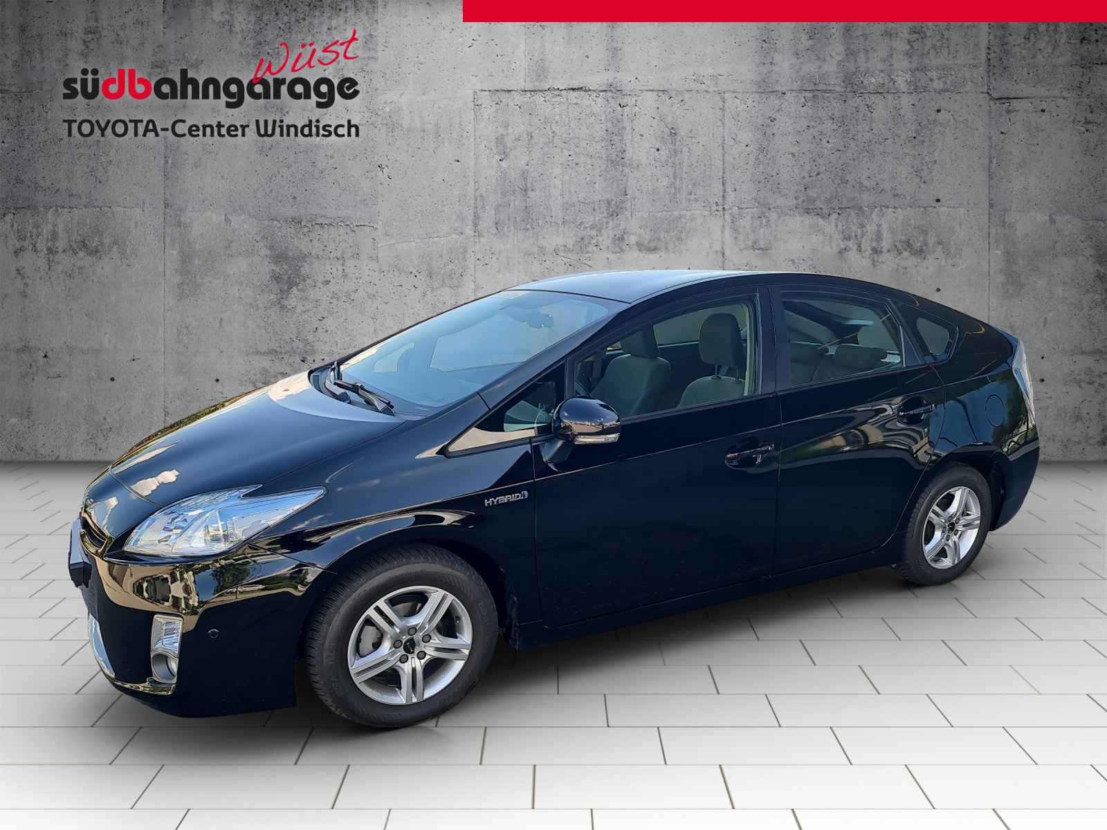 TOYOTA Prius 1.8 16V HSD Sol