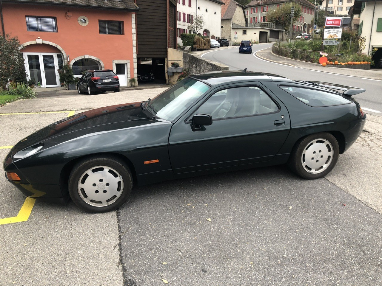 PORSCHE 928 S4