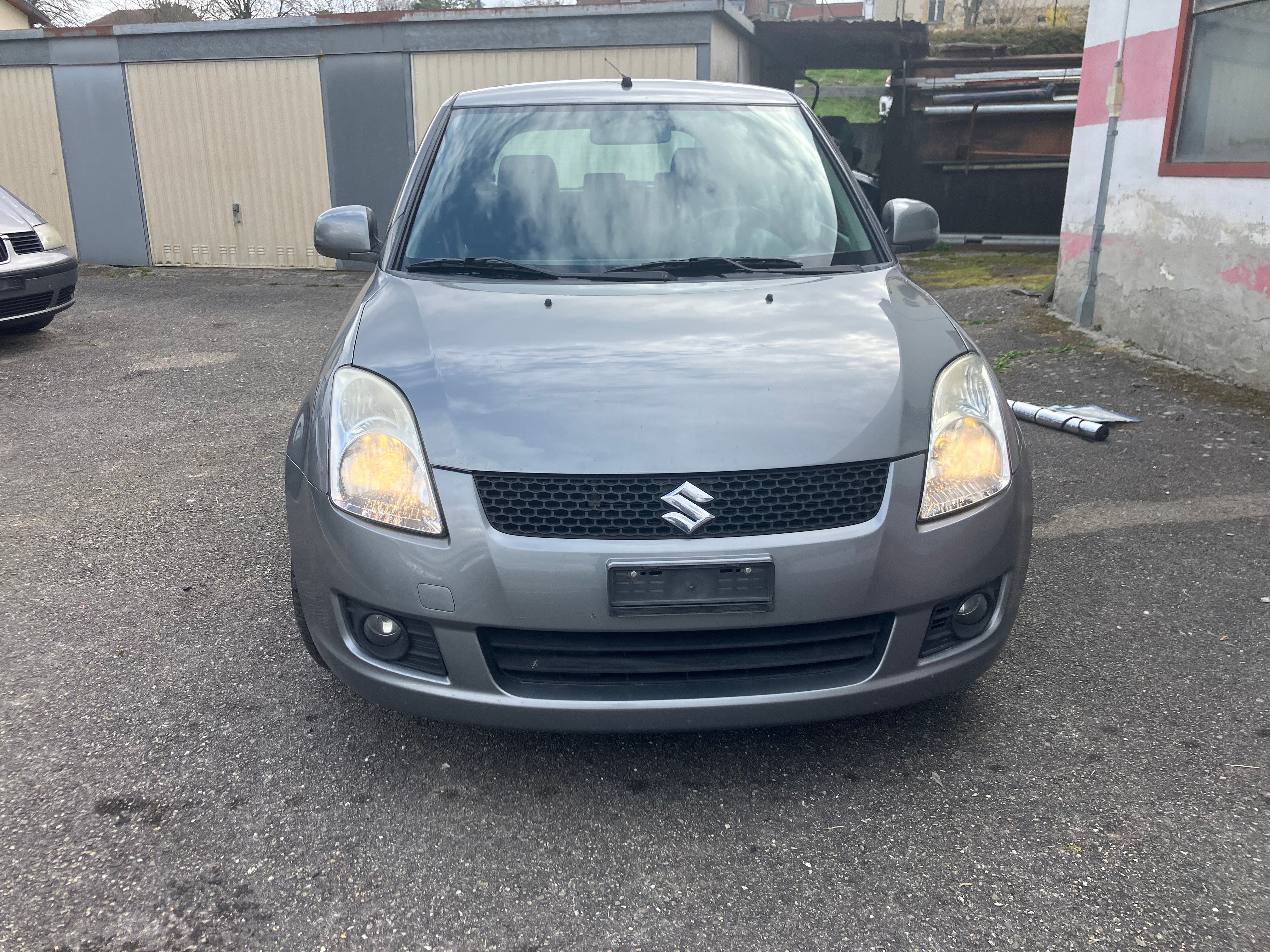 SUZUKI Swift 1.3i 16V GL