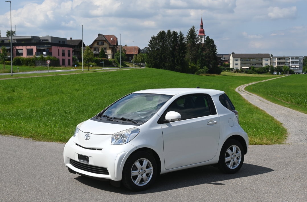 TOYOTA iQ 1.0 VVT-i Multidrive