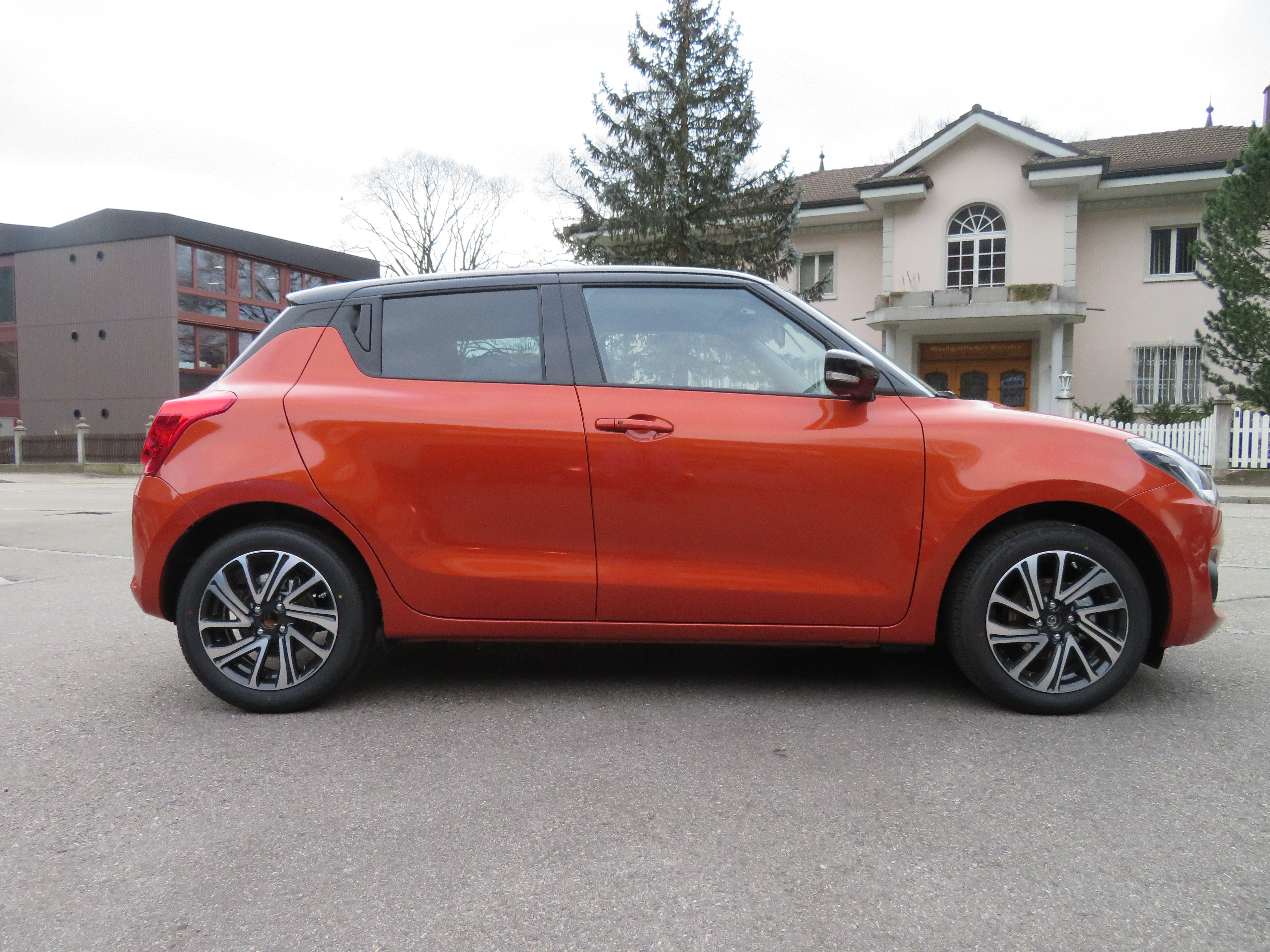 SUZUKI Swift 1.2 Compact Top 4x4 Hybrid