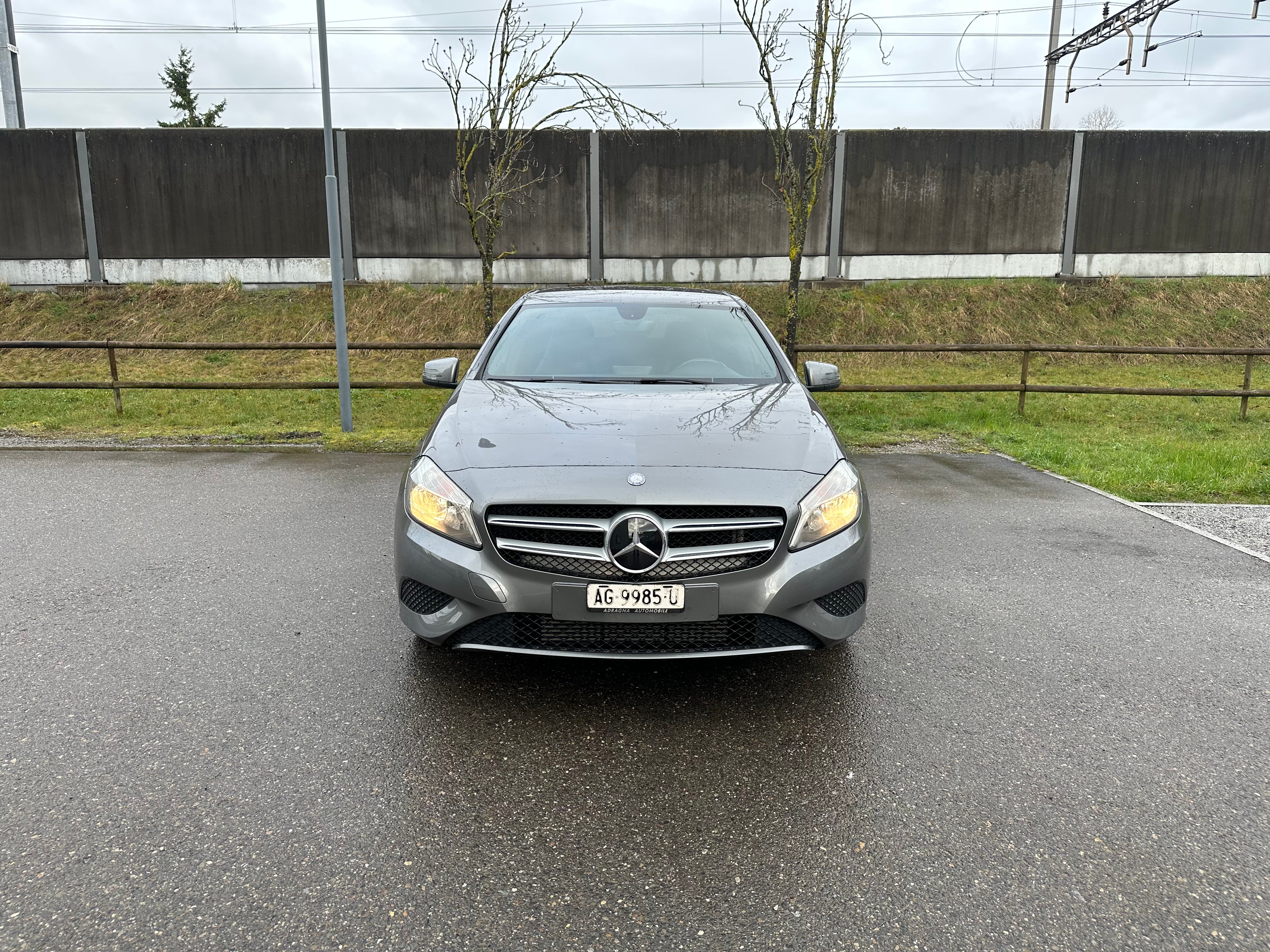 MERCEDES-BENZ A 180