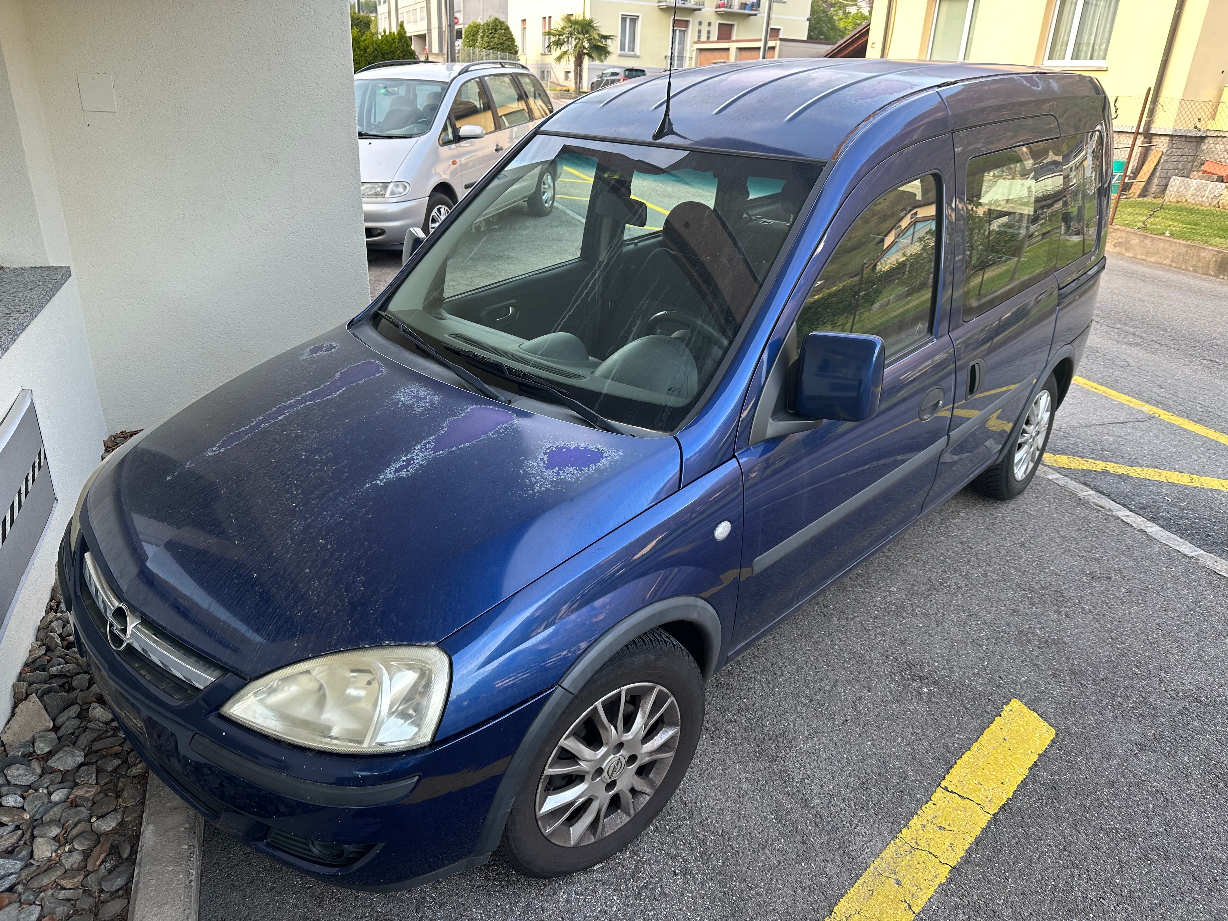 OPEL Combo 1.4 TP (Essentia)