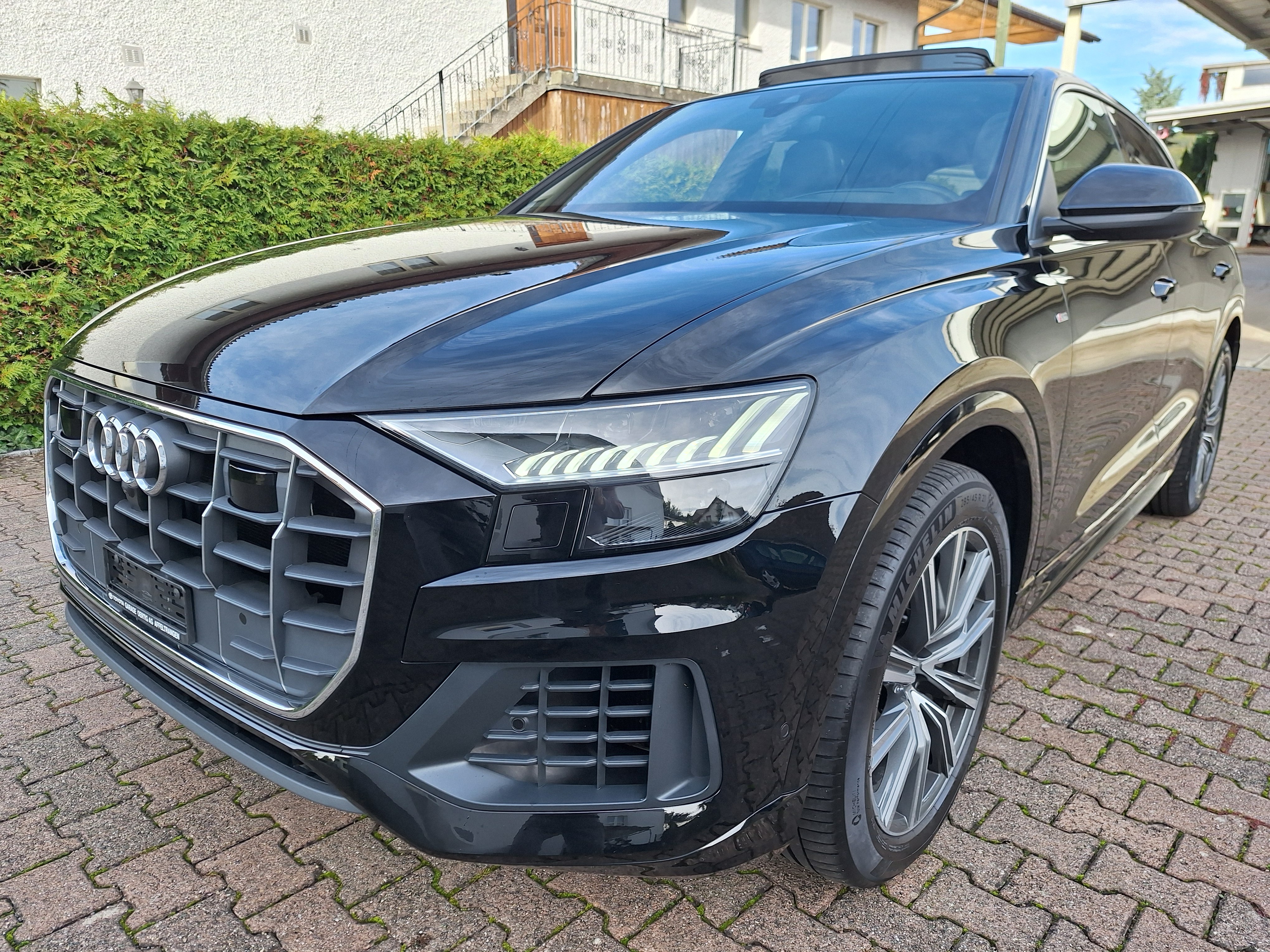 AUDI Q8