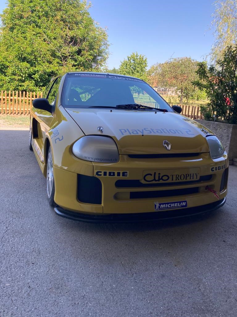 RENAULT CLIO V6 Trophy