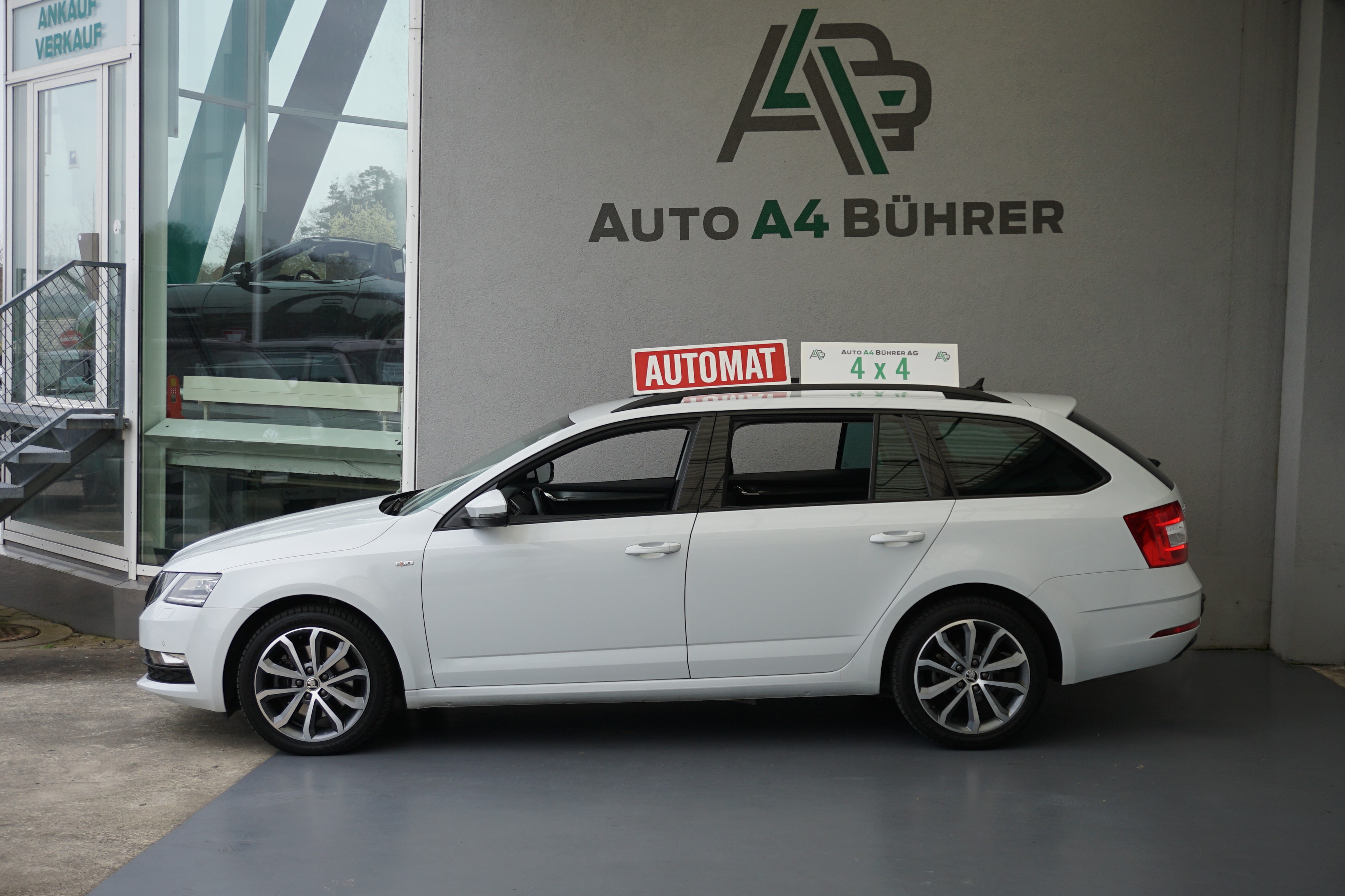 SKODA Octavia 2.0TSI Soleil 4x4