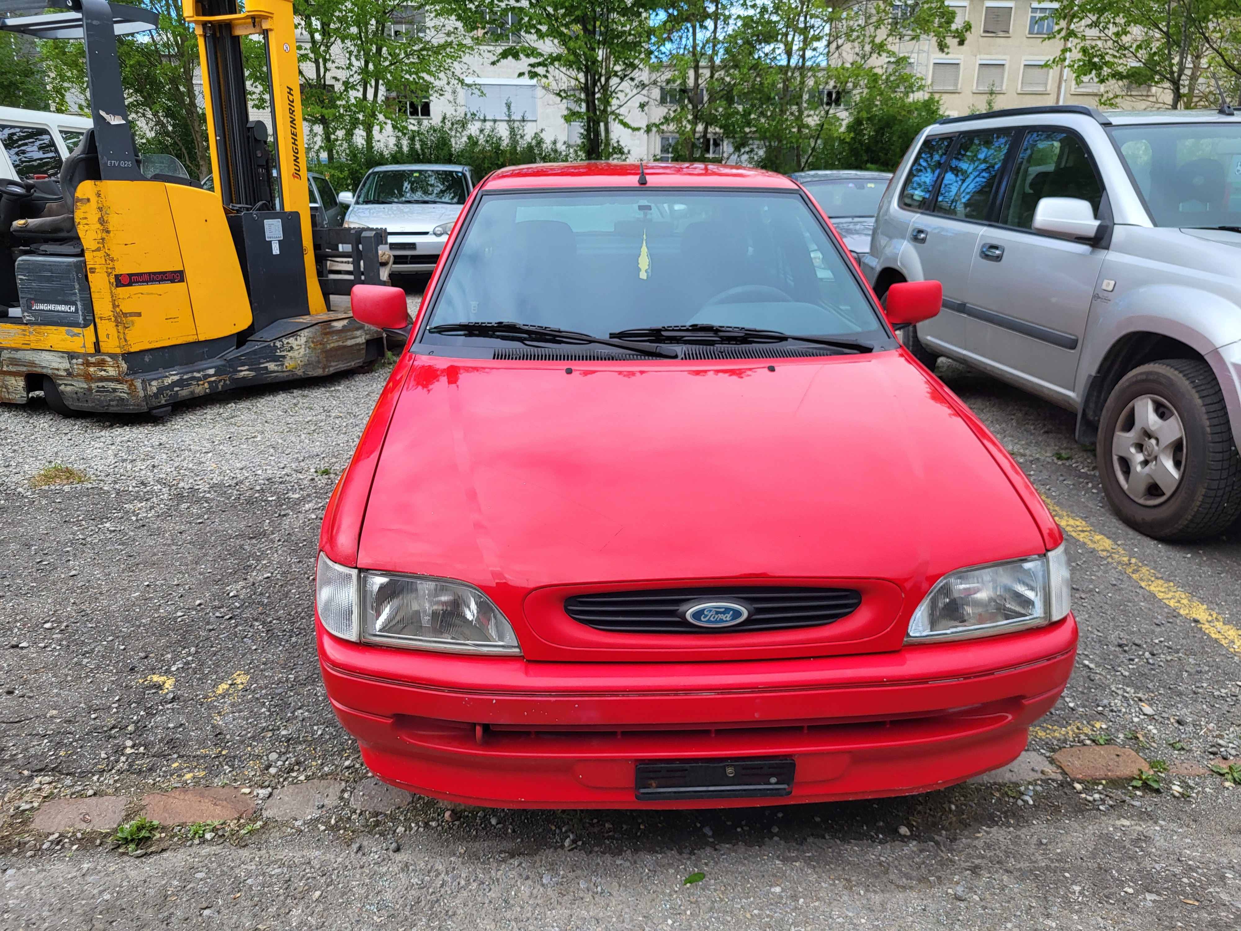 FORD Escort 1.8i 16V Ghia