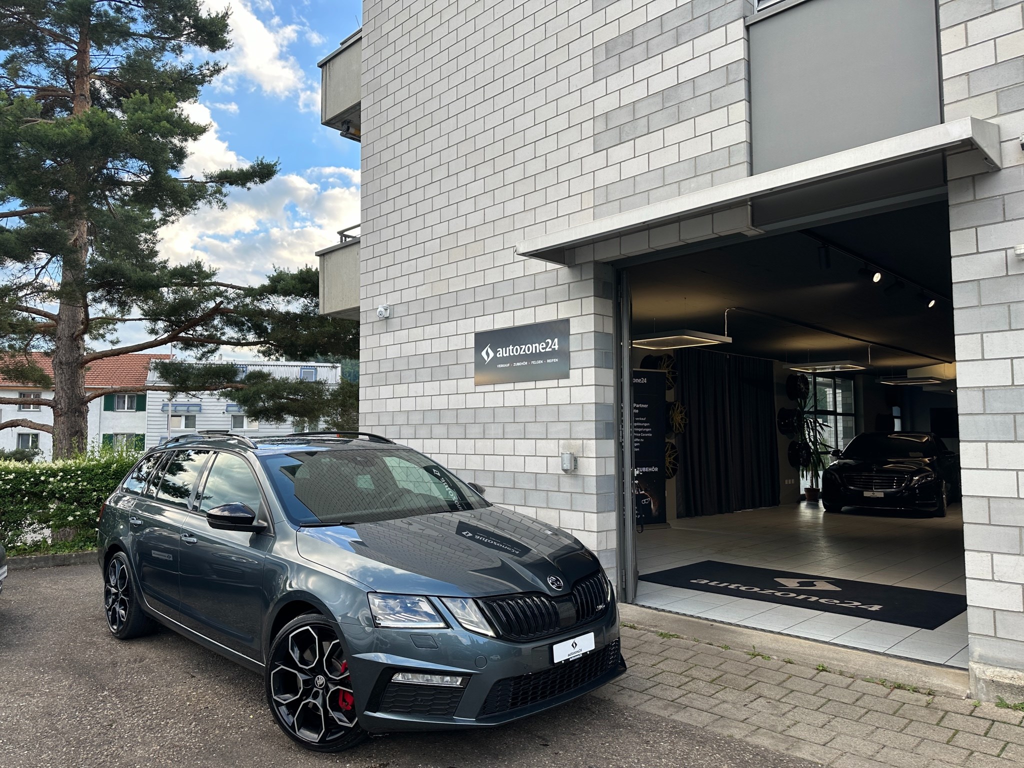 SKODA Octavia Combi 2.0 TSI RS Final Edition