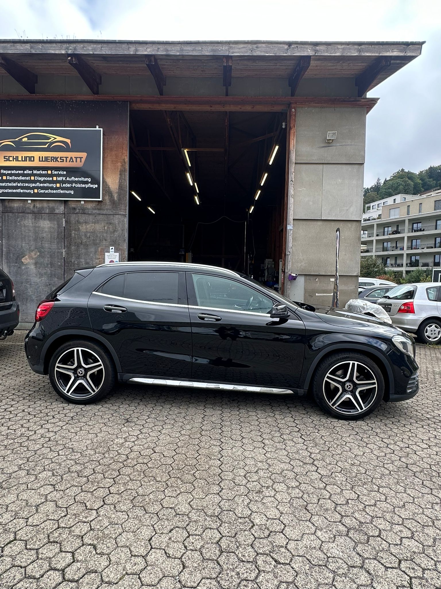 MERCEDES-BENZ GLA 220 4Matic 7G-DCT