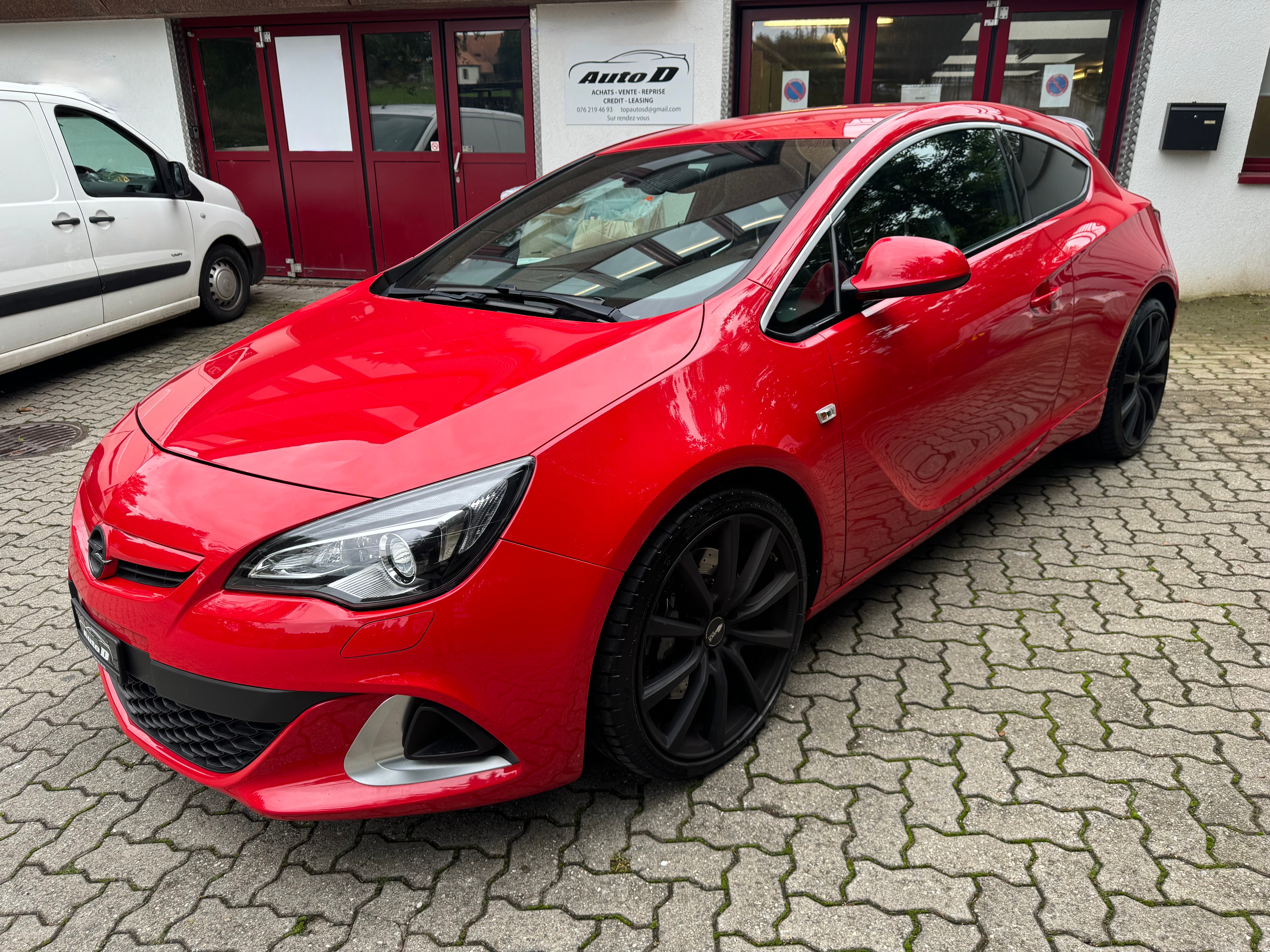 OPEL Astra GTC 2.0i 16V Turbo OPC