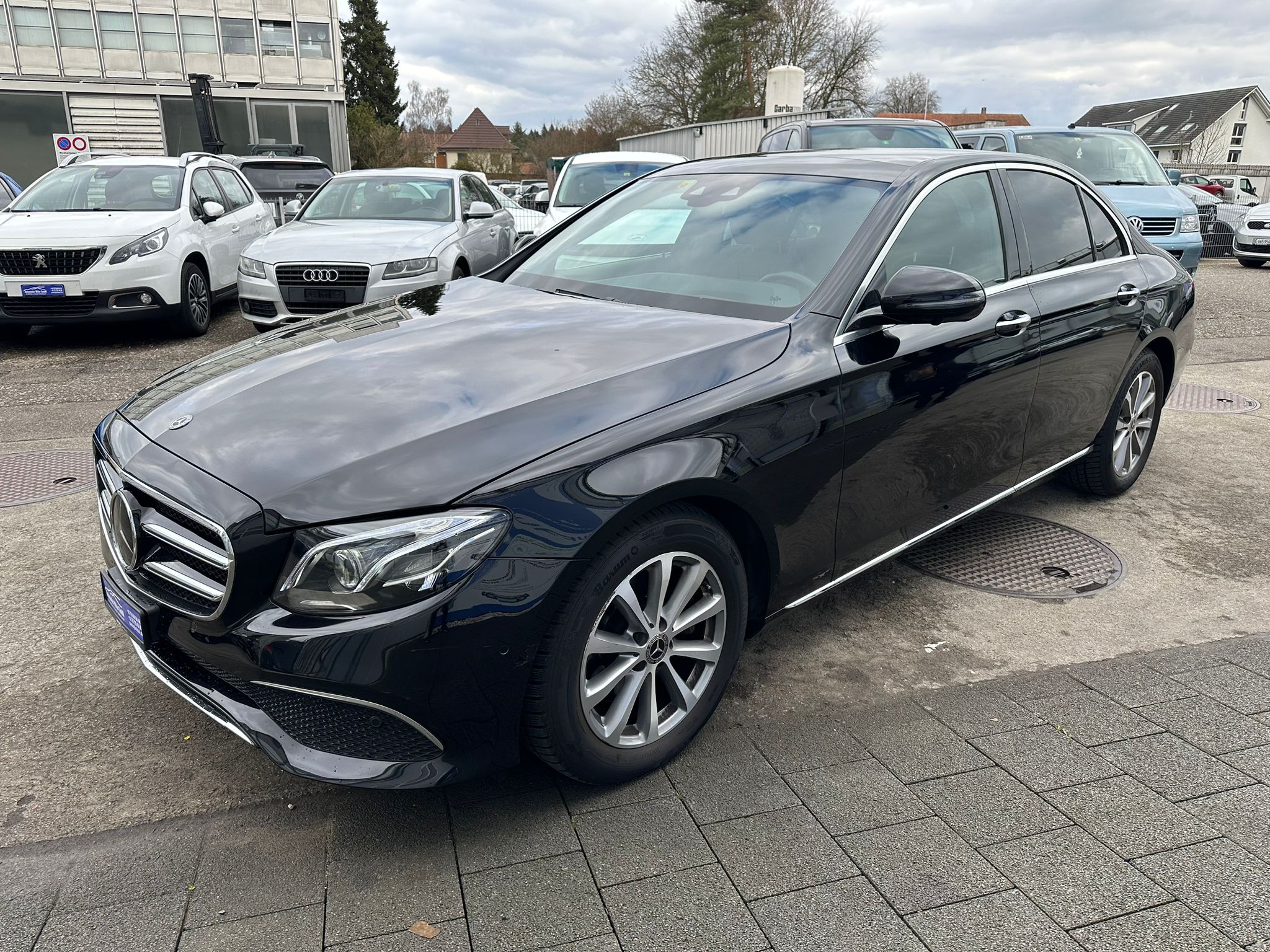 MERCEDES-BENZ E 200 Avantgarde 4Matic 9G-Tronic