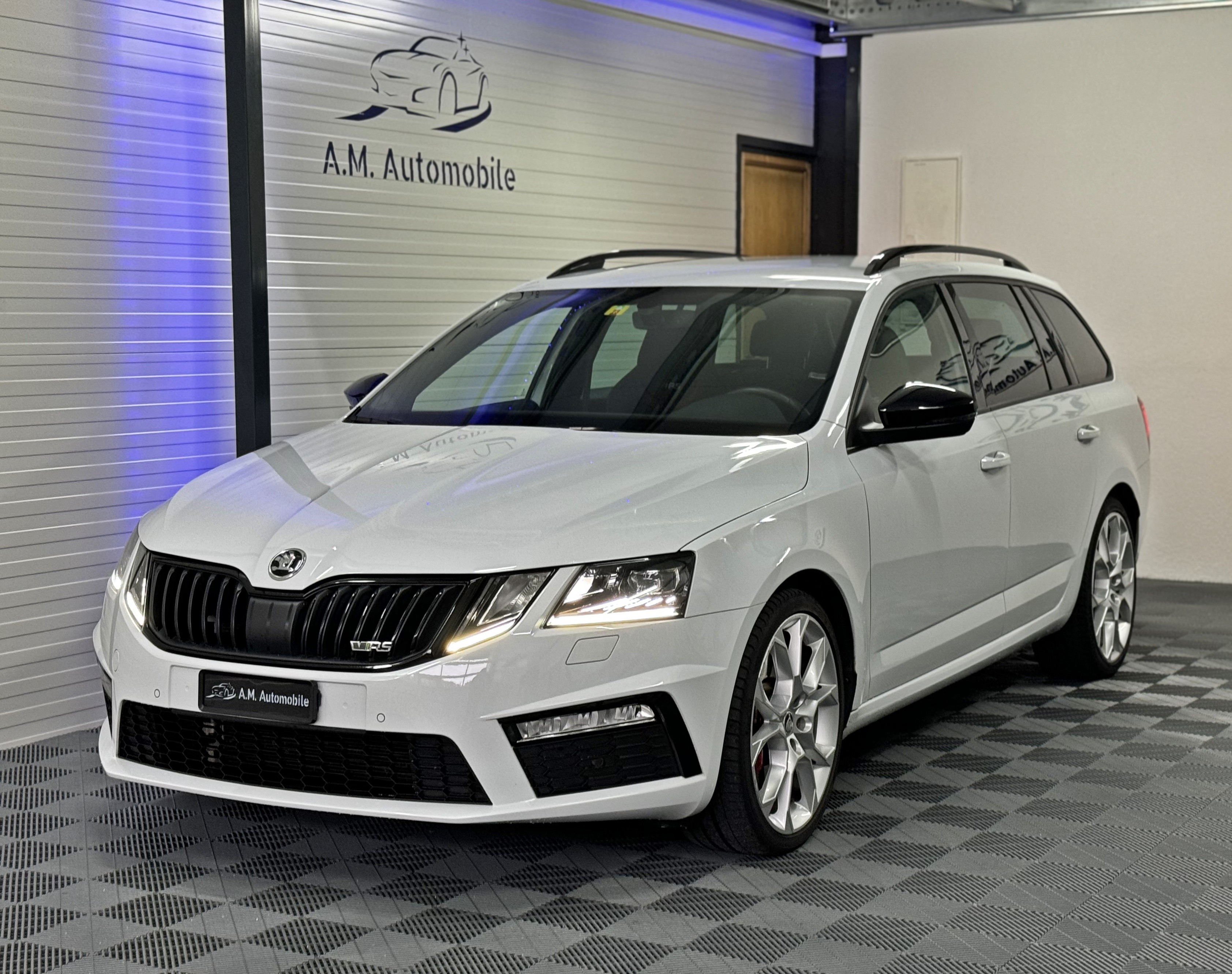 SKODA Octavia Combi 2.0 TSI RS DSG