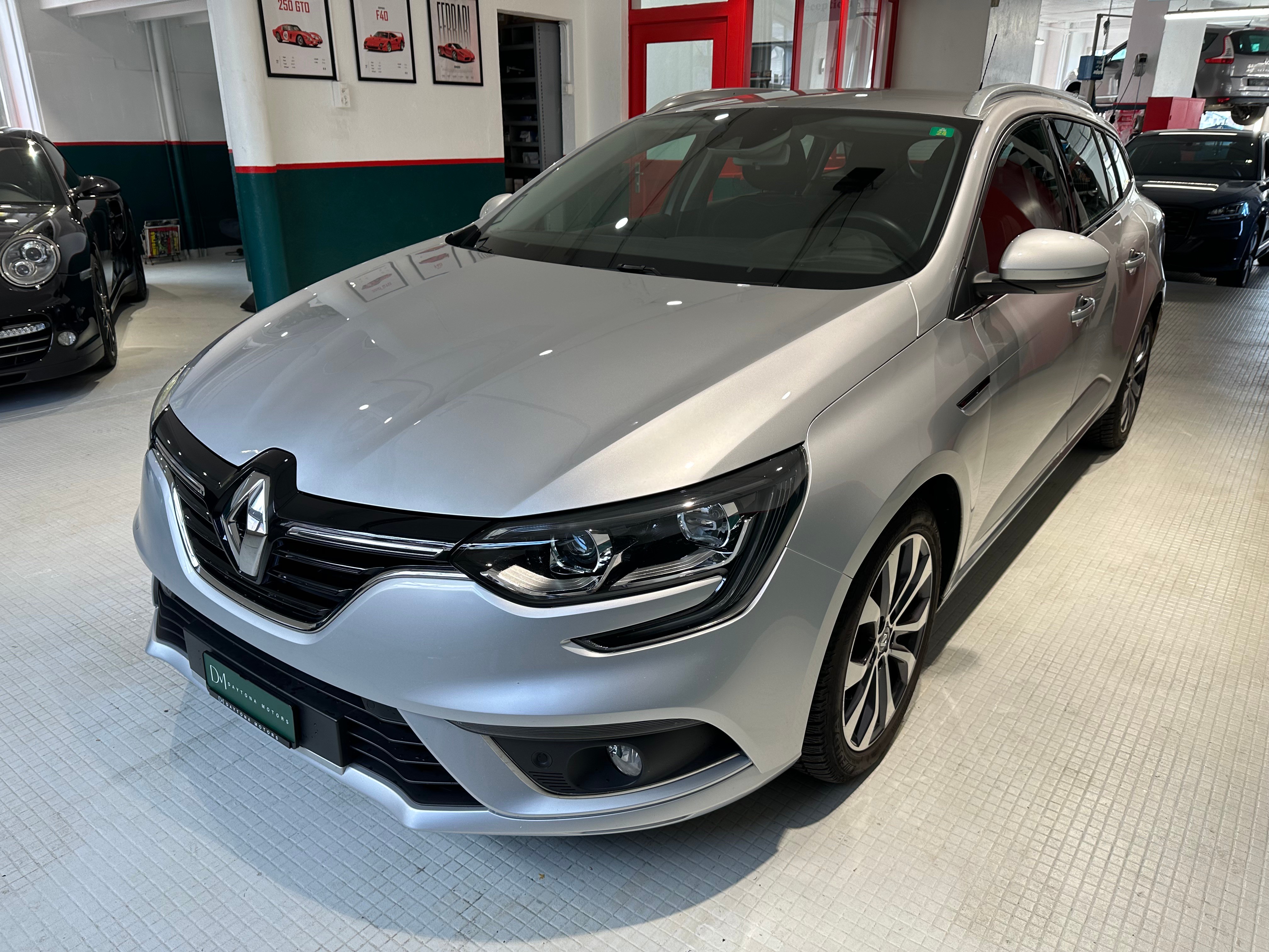 RENAULT Mégane Grandtour 1.5 dCi Zen EDC