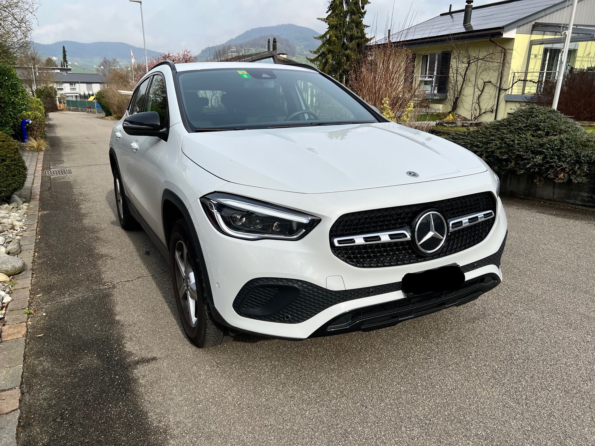 MERCEDES-BENZ GLA 200 7G-DCT