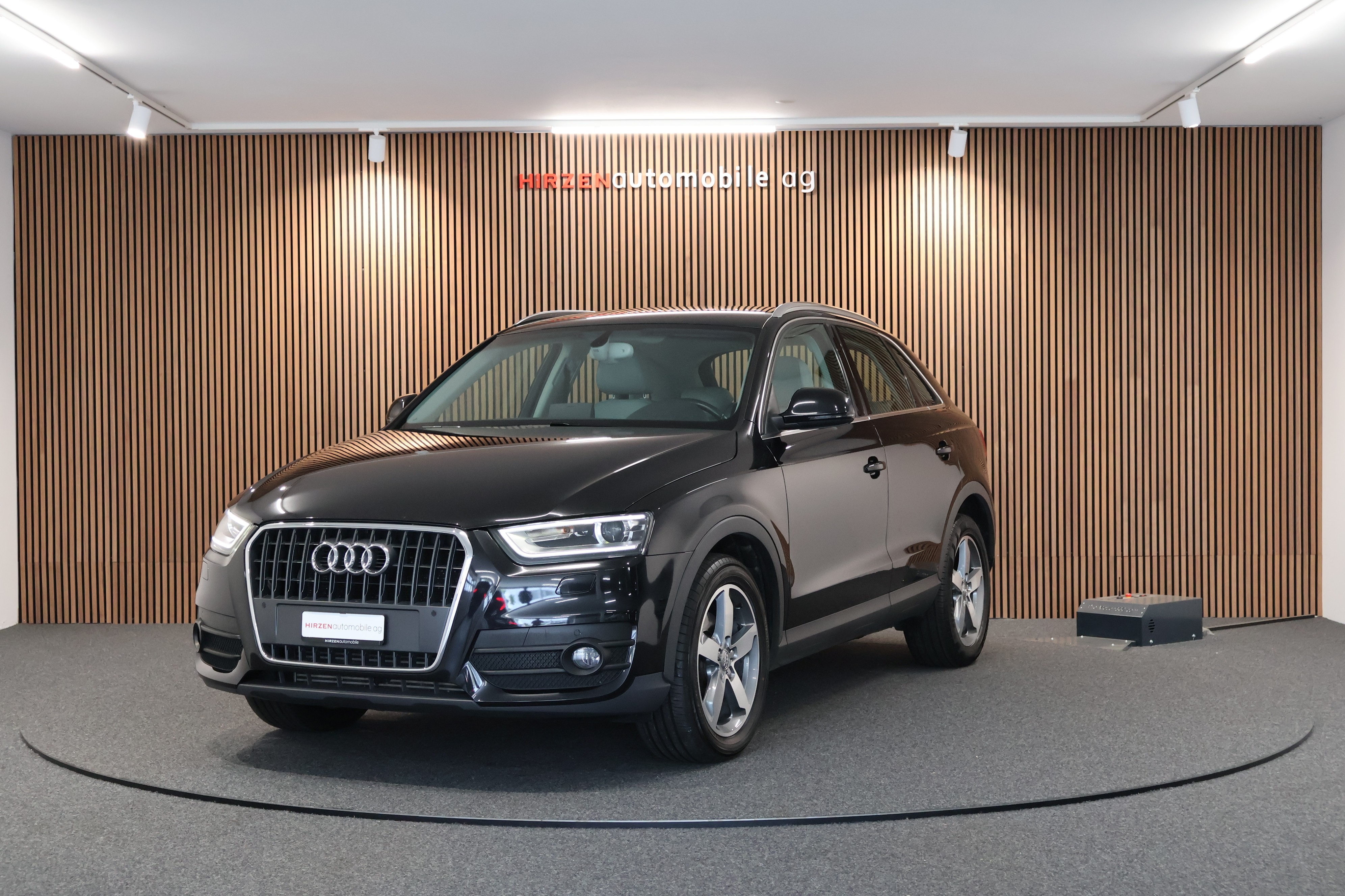 AUDI Q3 2.0 TDI quattro S-tronic