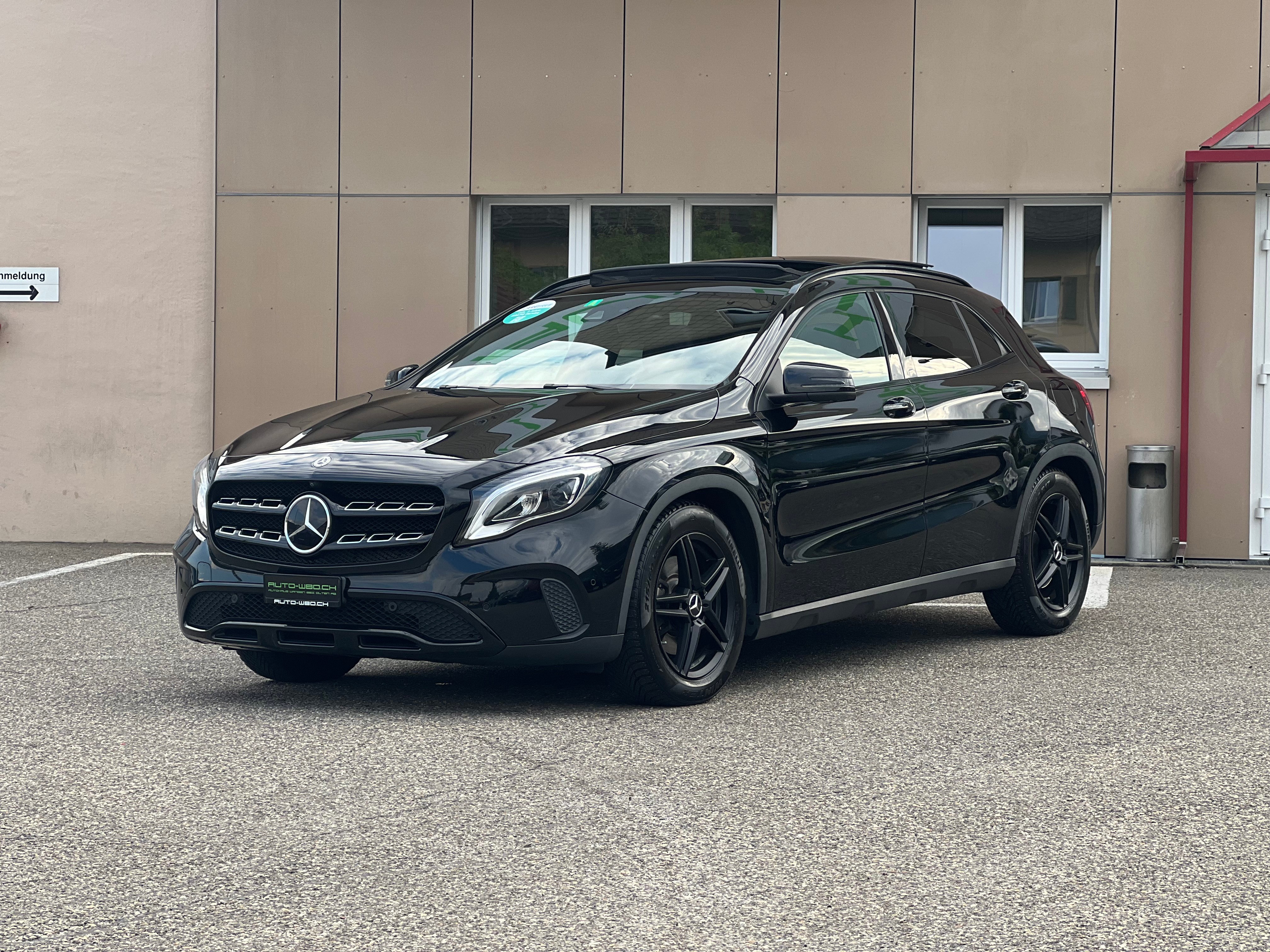 MERCEDES-BENZ GLA 250 Style 4Matic 7G-DCT