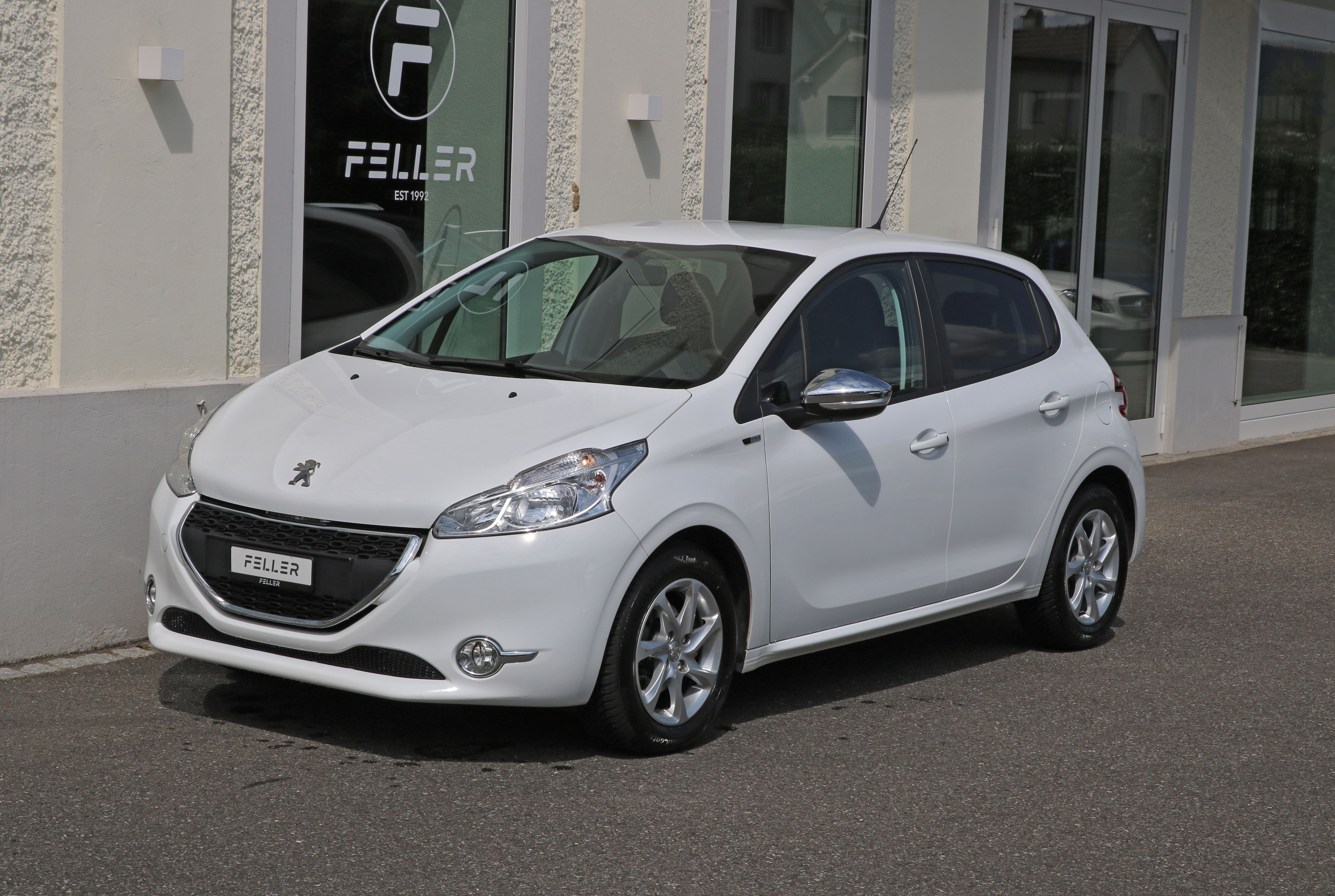 PEUGEOT 208 1.2 VTI Style