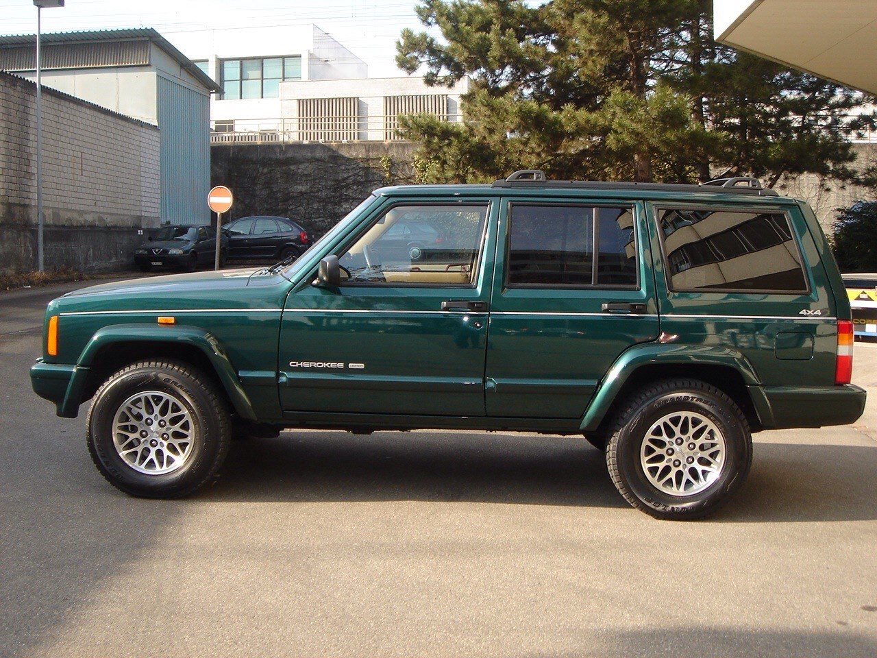 JEEP CHEROKEE