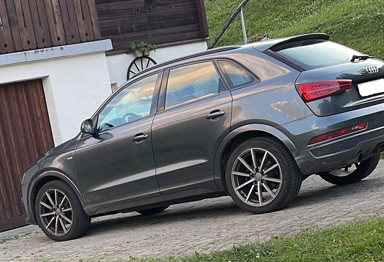 AUDI Q3 2.0 TFSI sport quattro S-tronic