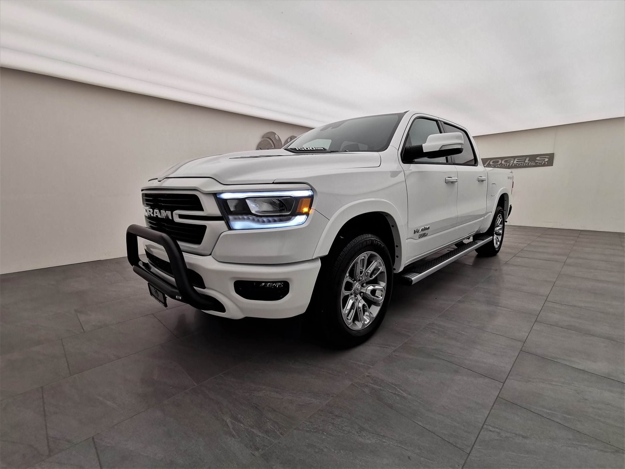 DODGE Ram 1500 5.7 Laramie Sport