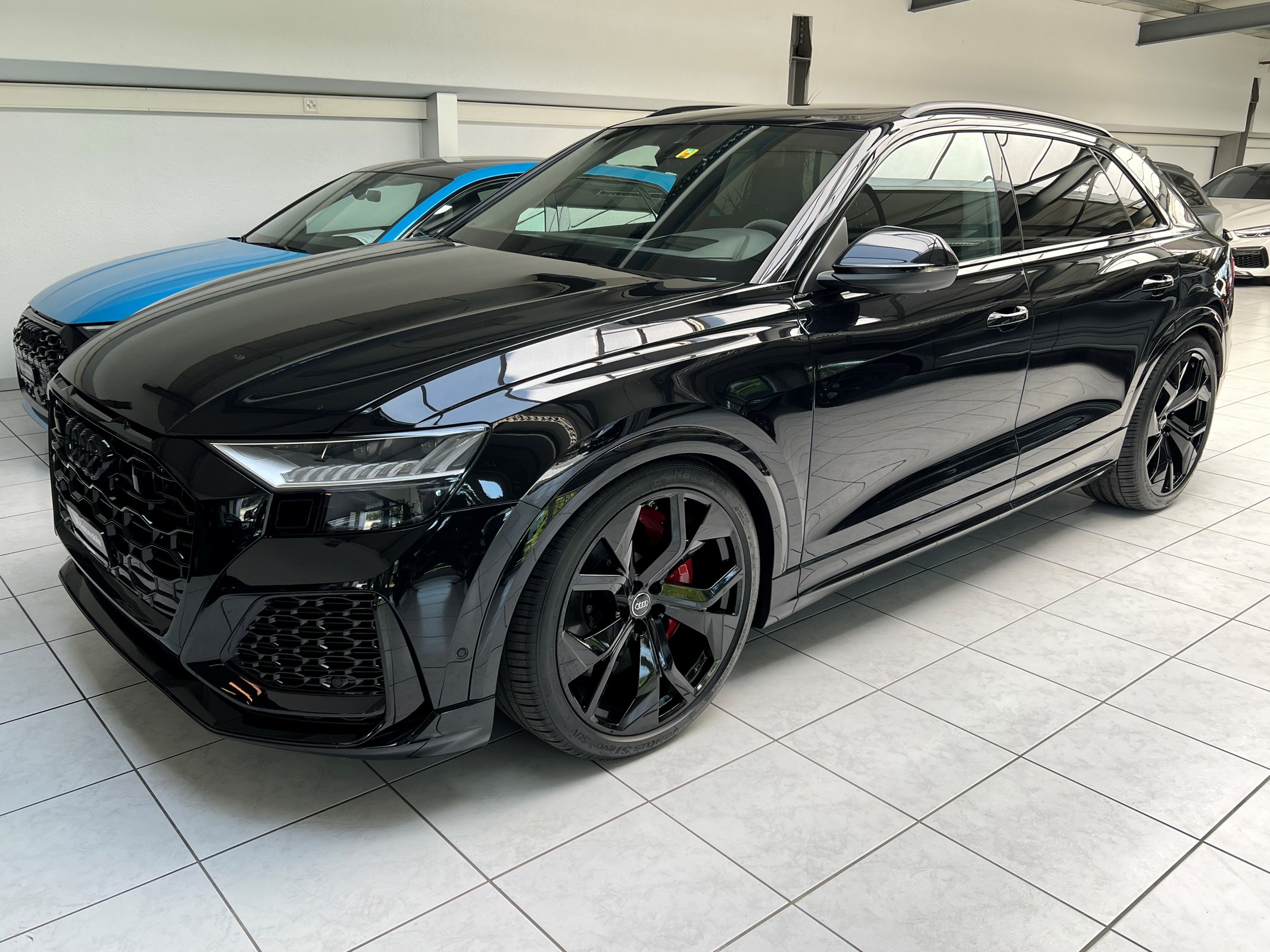 AUDI RSQ8 quattro tiptronic