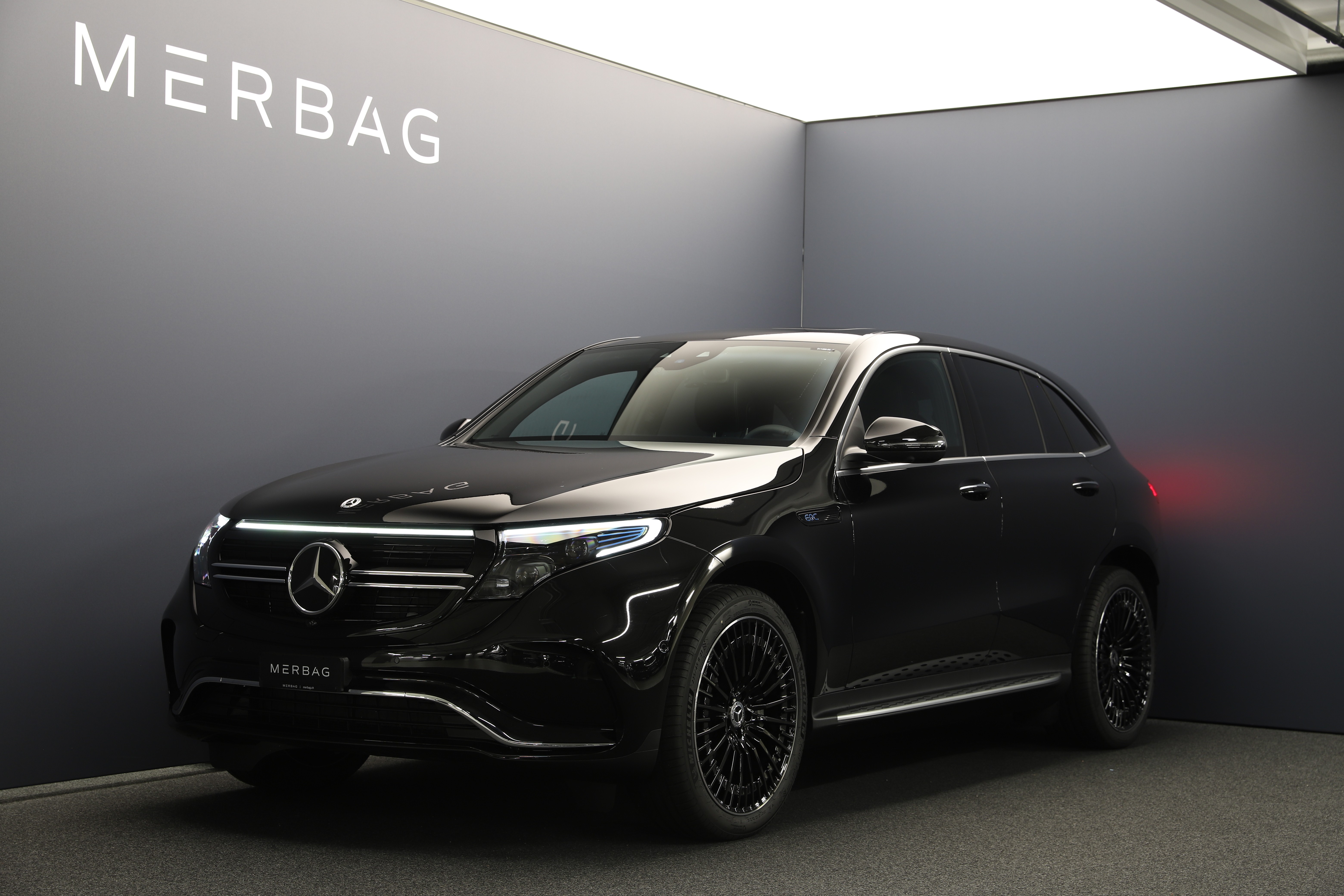 MERCEDES-BENZ EQC 400 AMG Line 4Matic